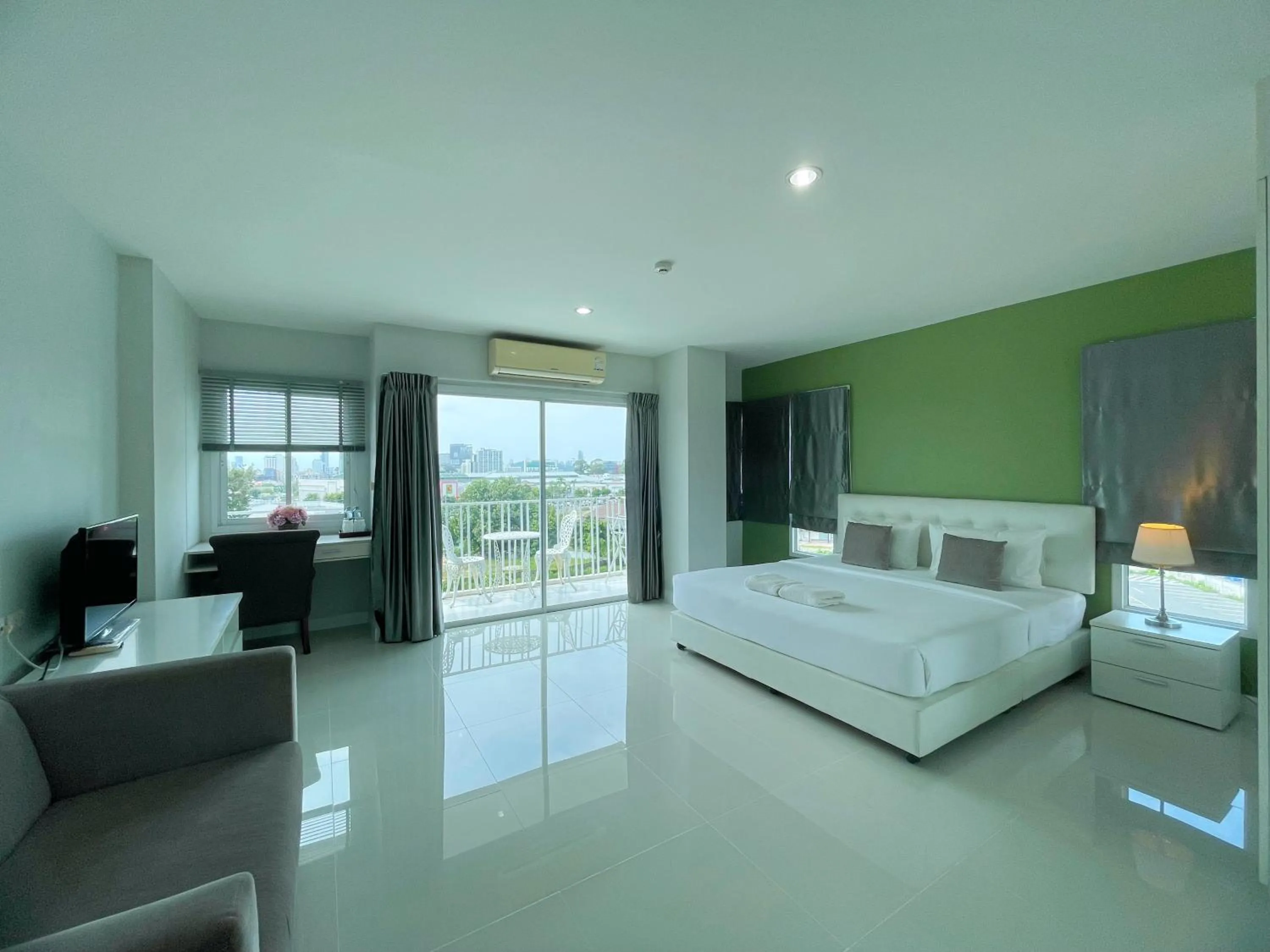 Bed in Baan Pattaya by Sabai