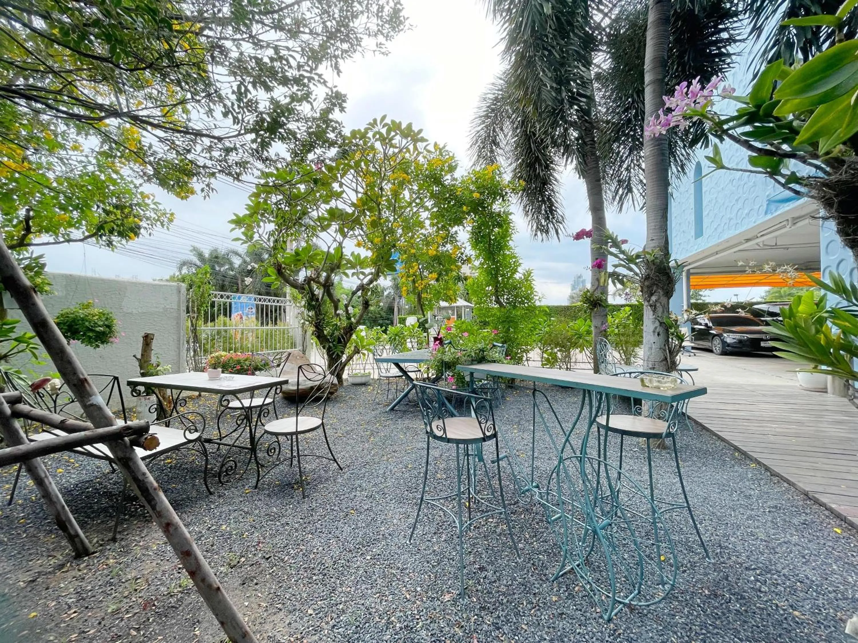 On-site shops in Baan Pattaya by Sabai