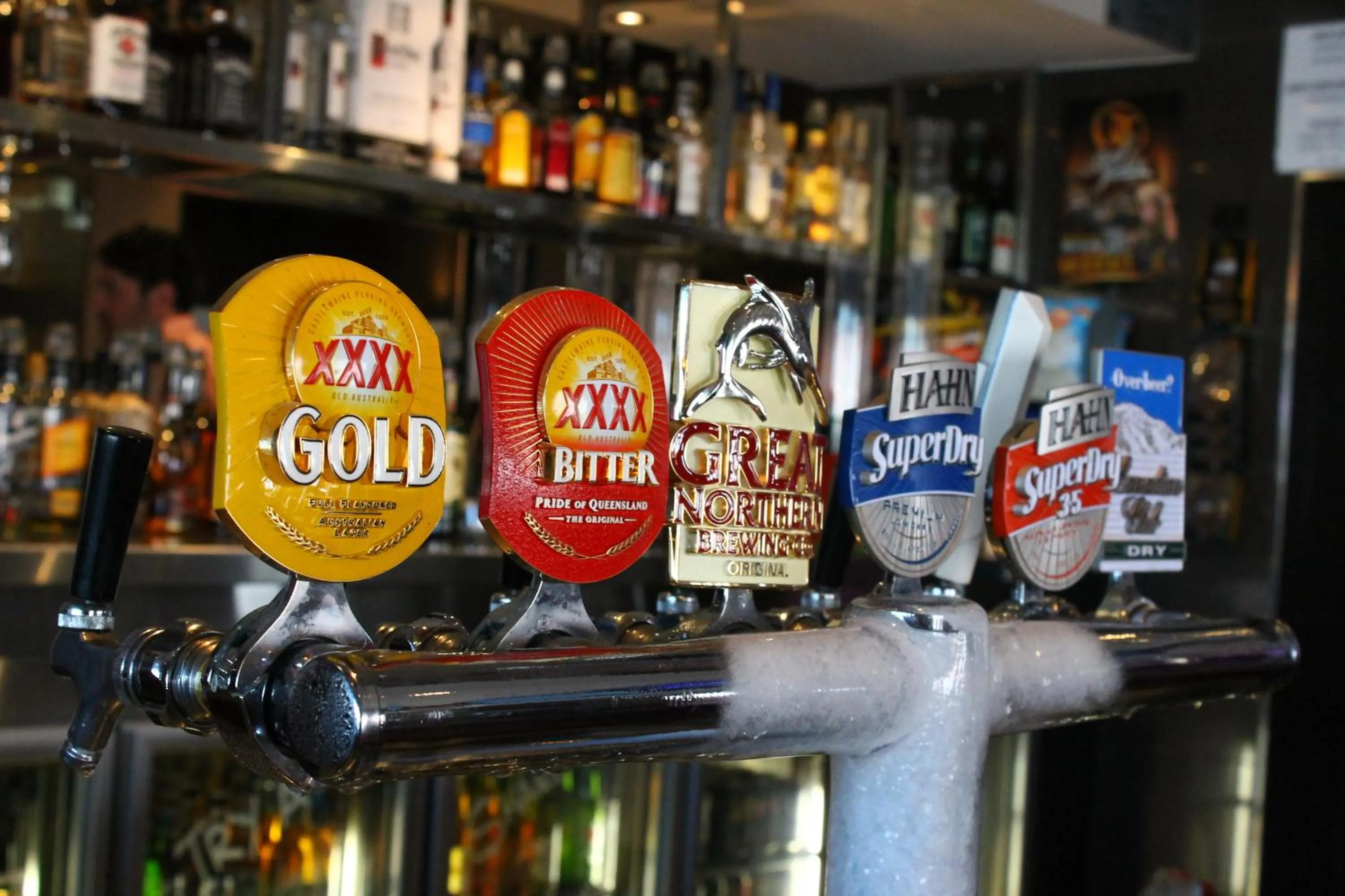 Lounge or bar in The Commercial Hotel Motel