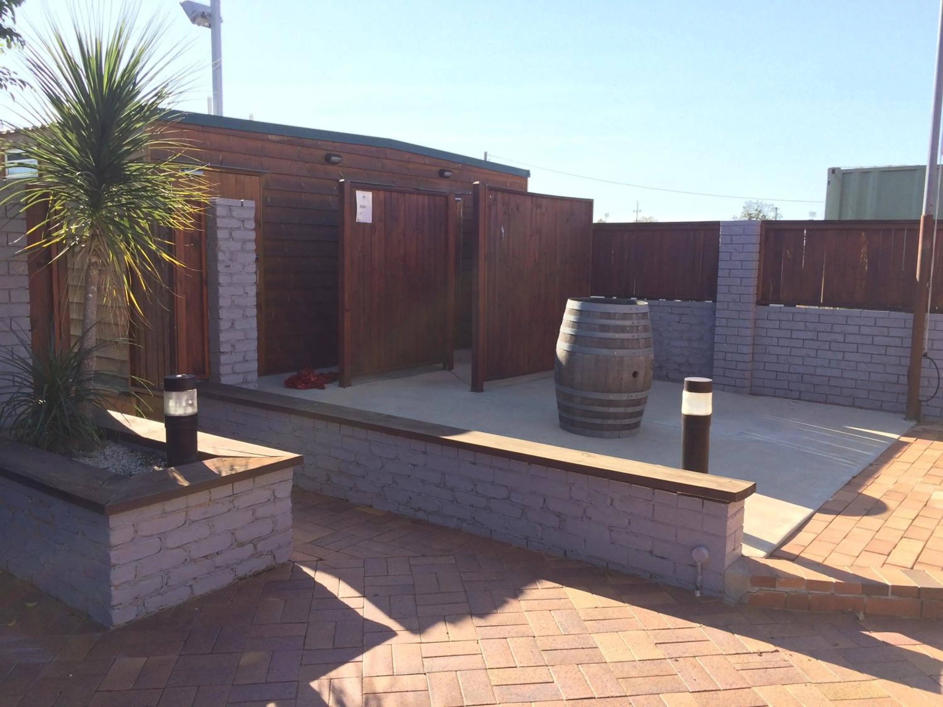 Garden in The Commercial Hotel Motel