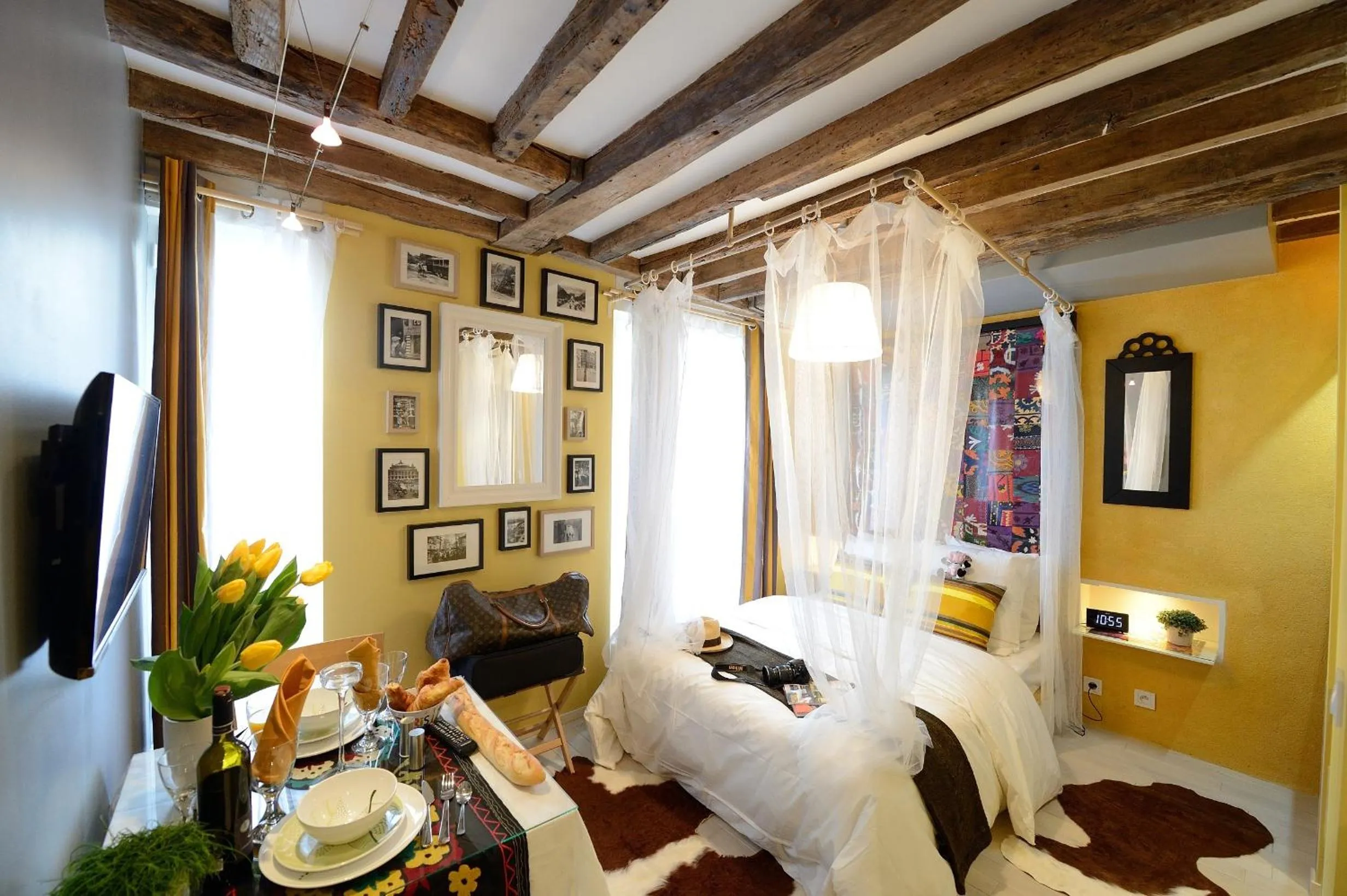 Bedroom, Bed in Les Patios du Marais 2