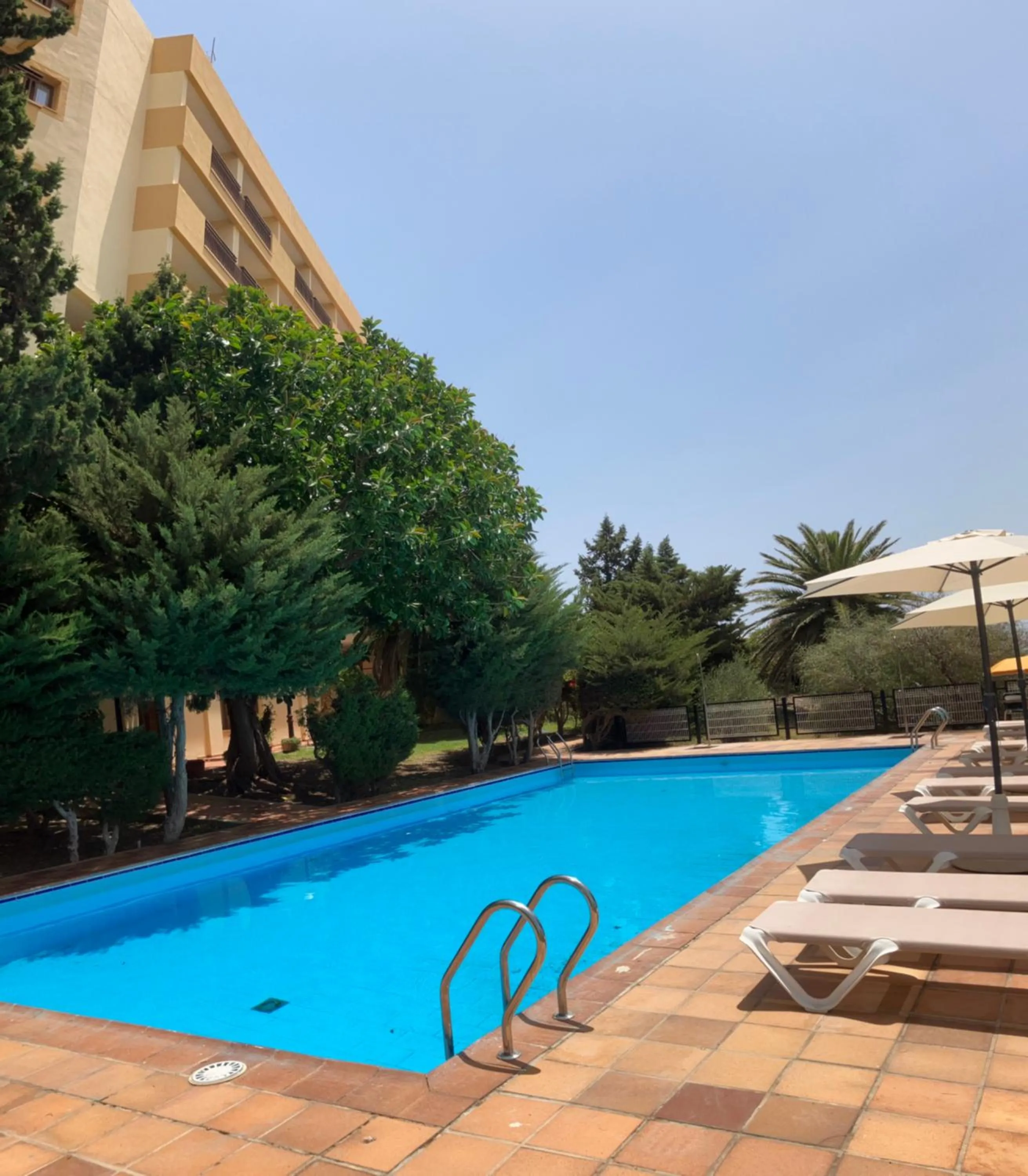 Swimming pool in Parador de Melilla