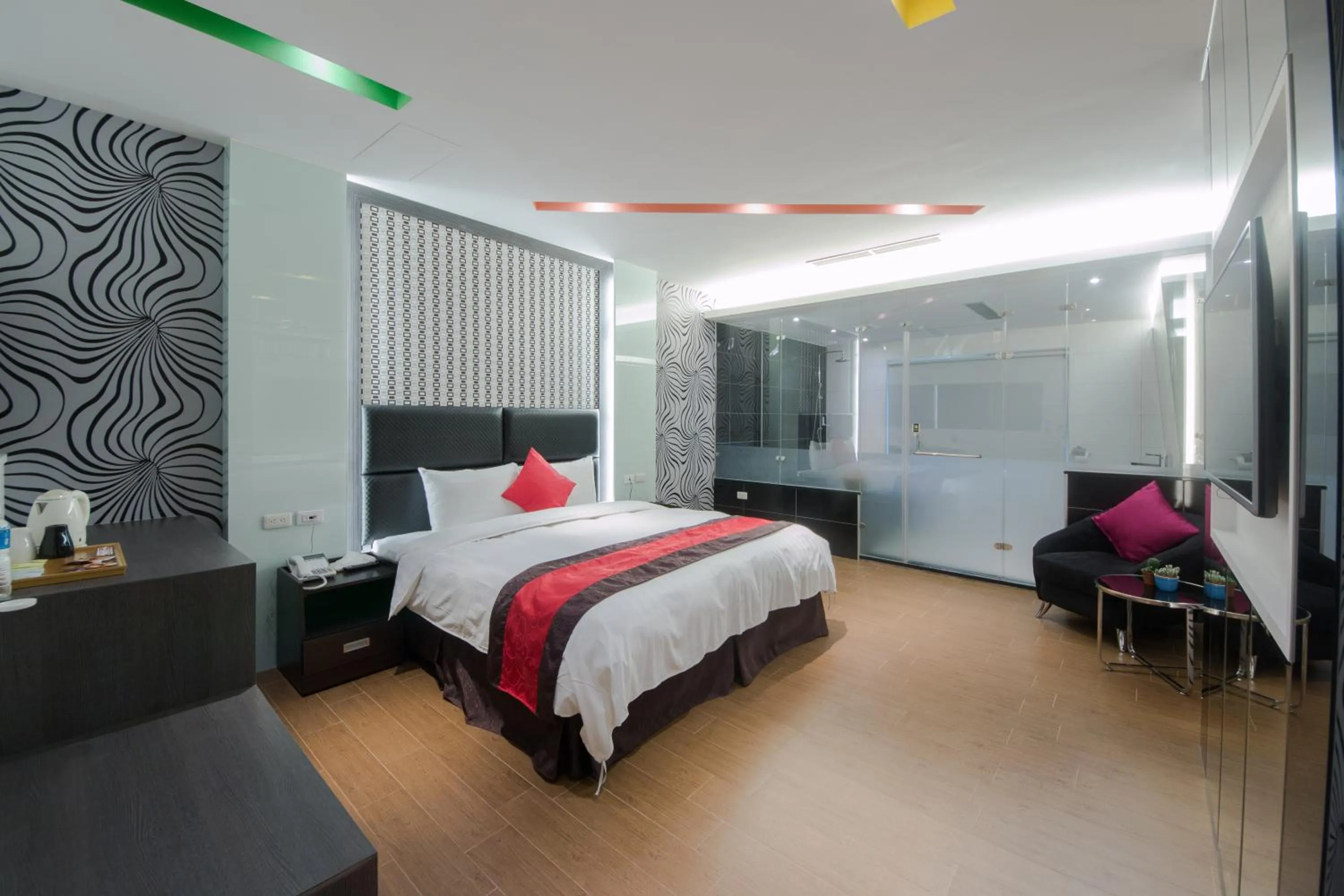 Photo of the whole room, Bed in Garden Spring Hotel