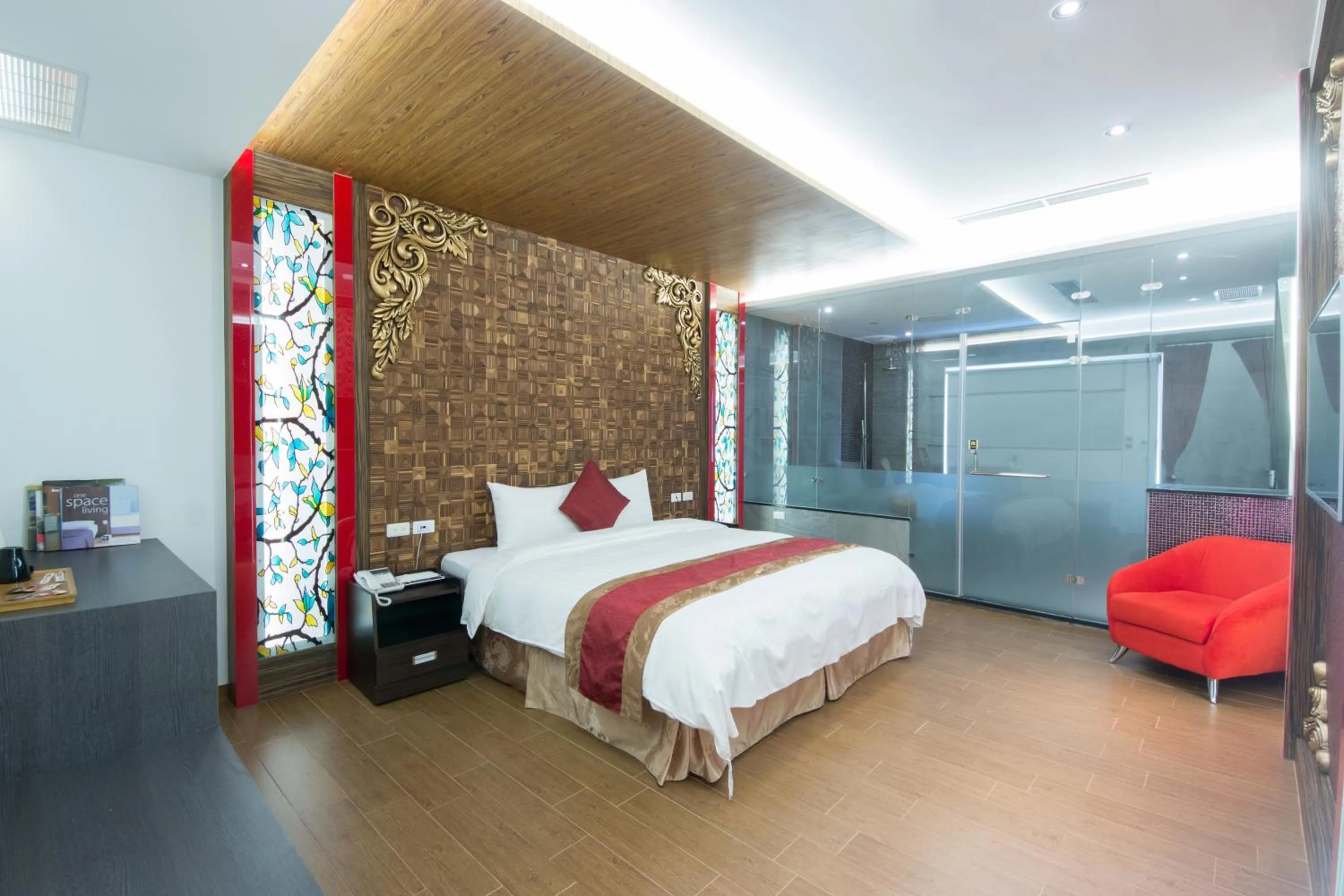 Photo of the whole room, Bed in Garden Spring Hotel