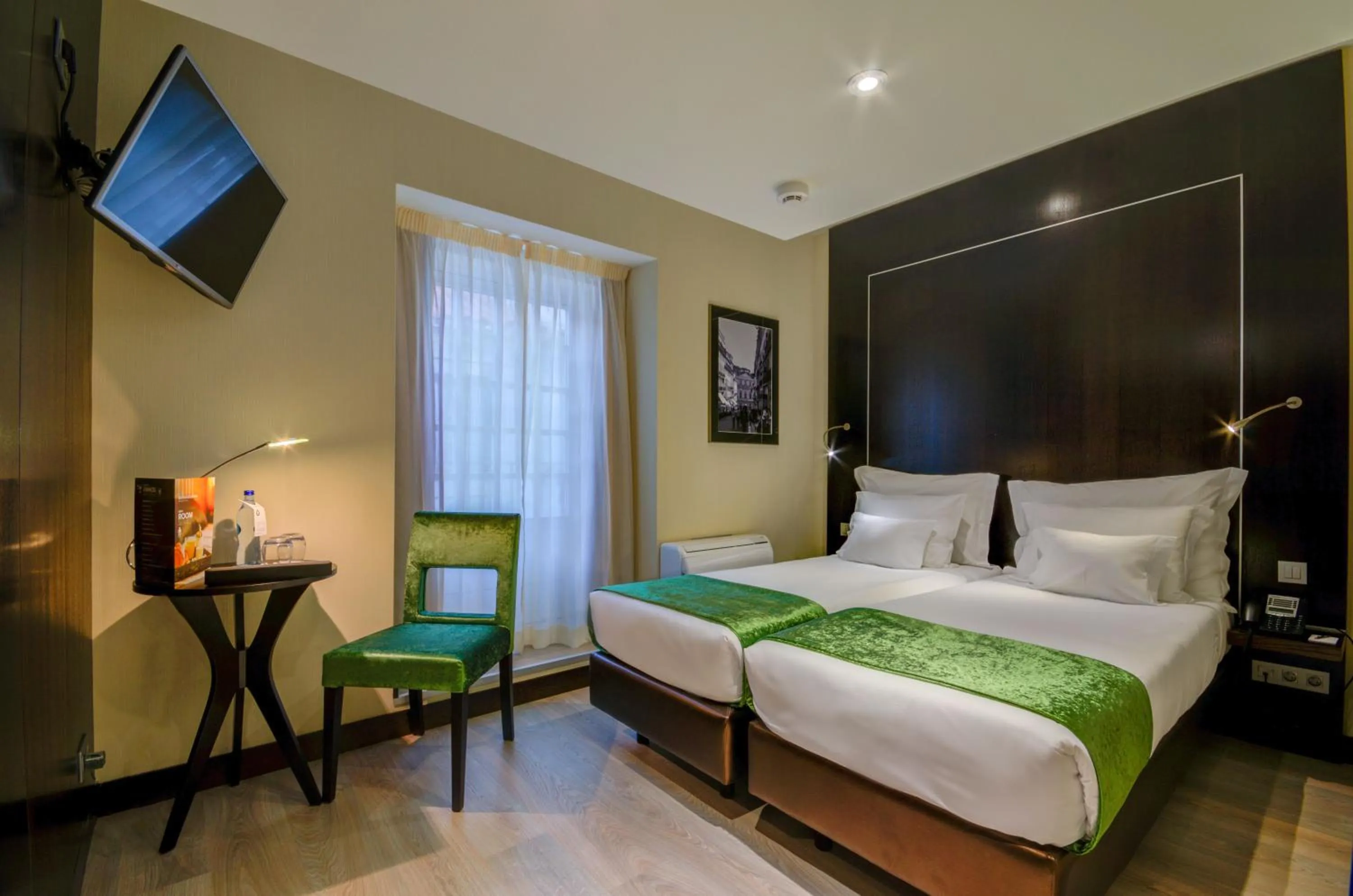 Bedroom, Bed in behotelisboa