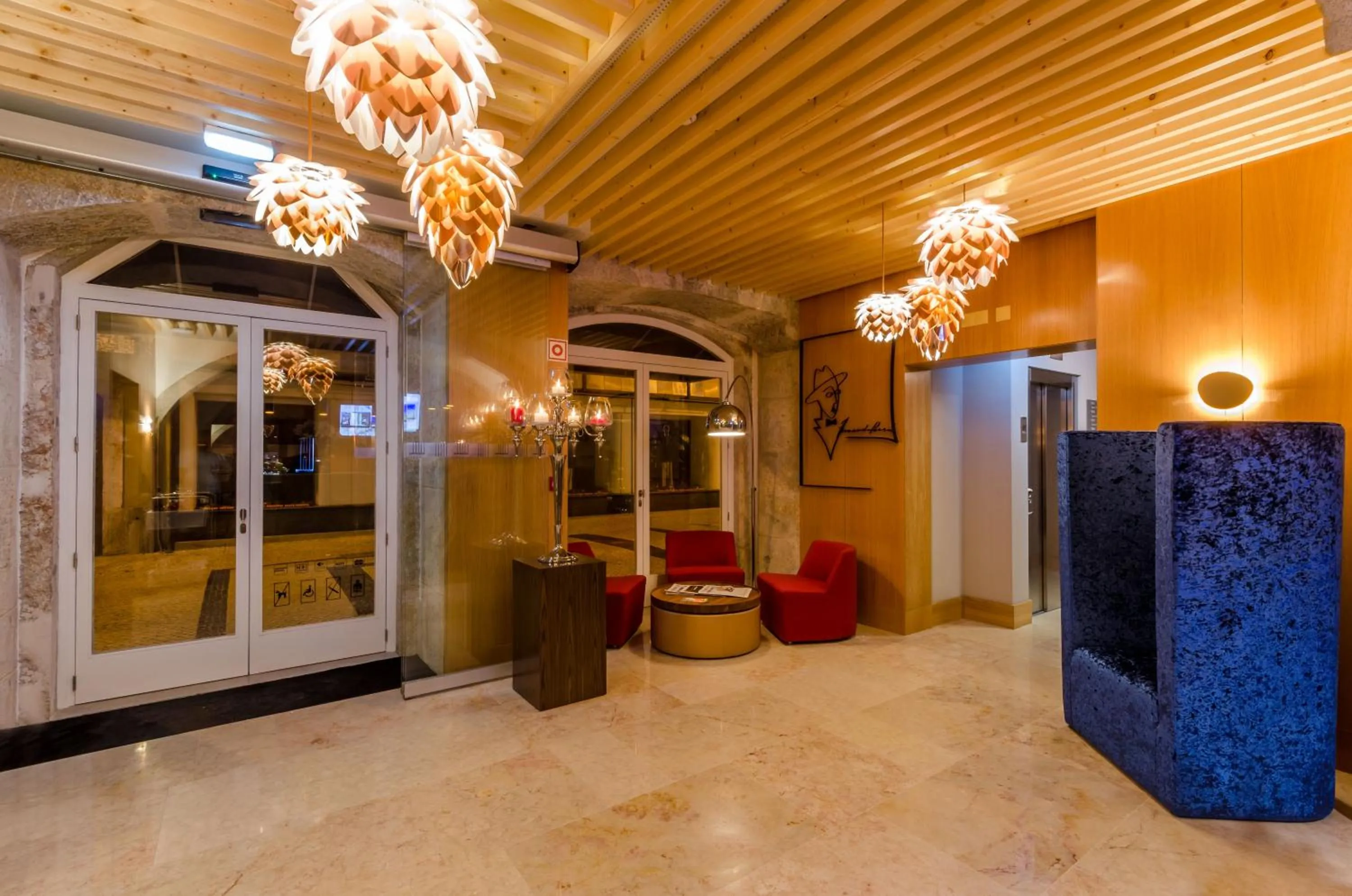 Lobby or reception in behotelisboa