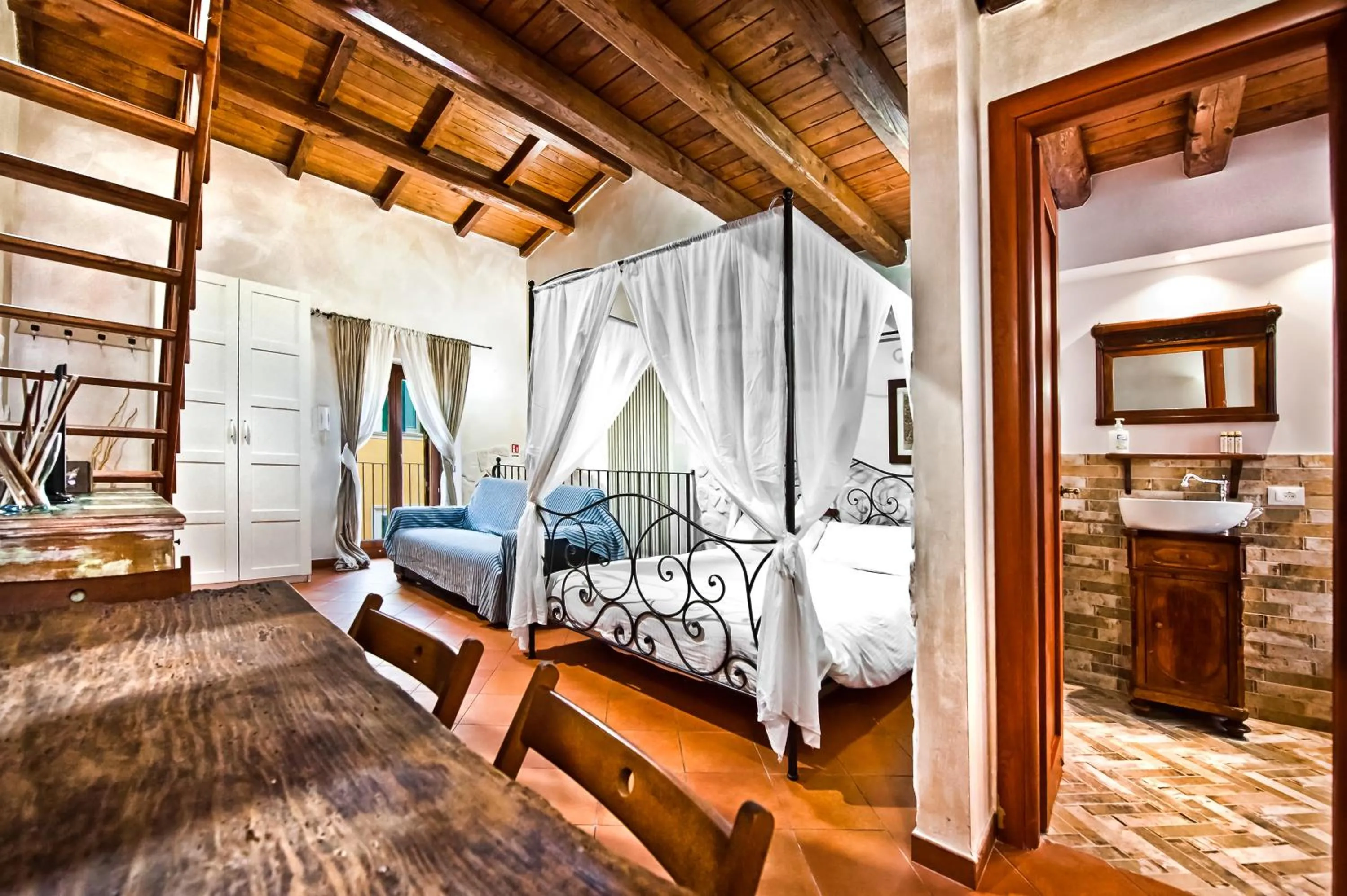 Living room, Bed in Il Raduno