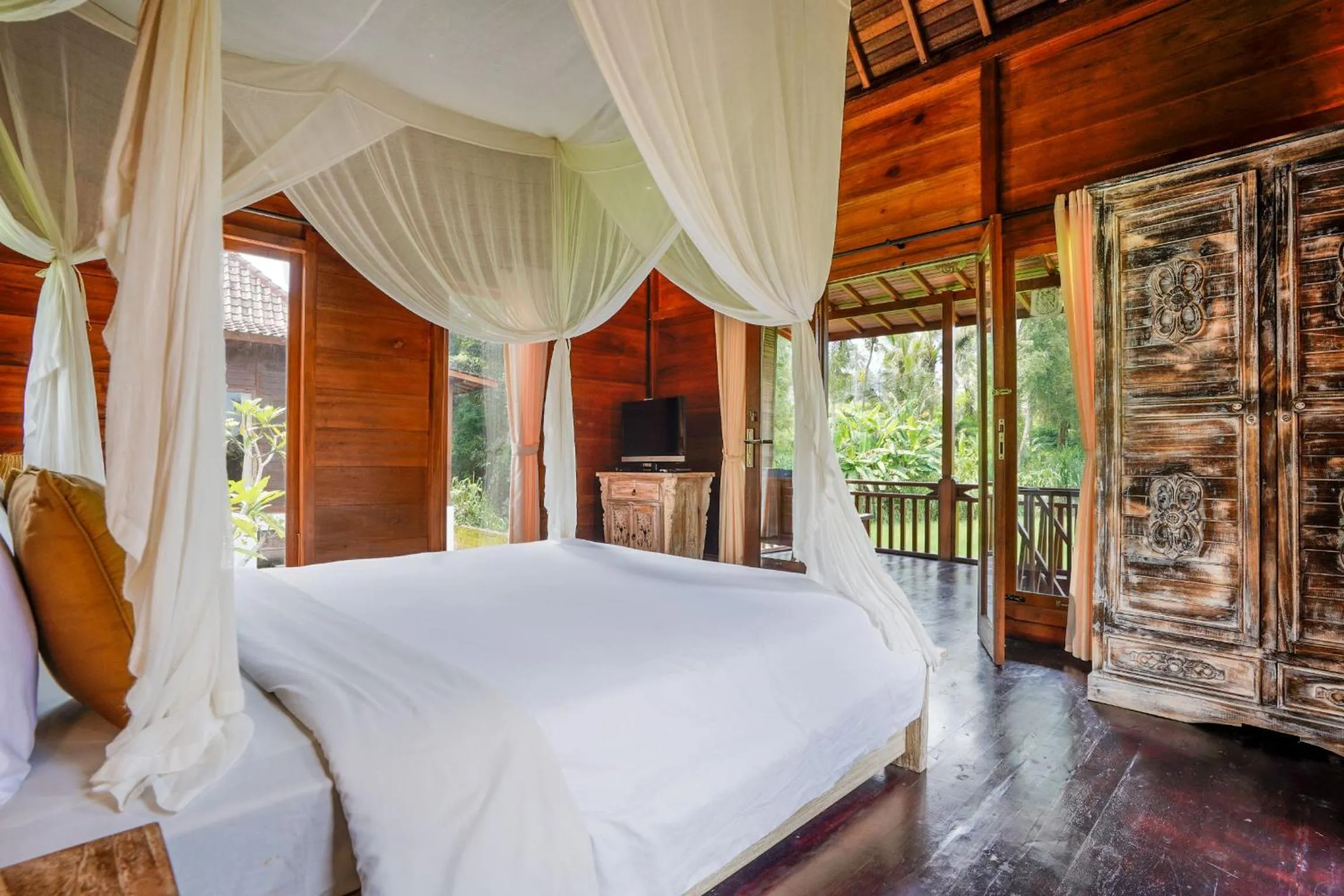 Bed in Ubud Sawah Scenery Villa and Homestay
