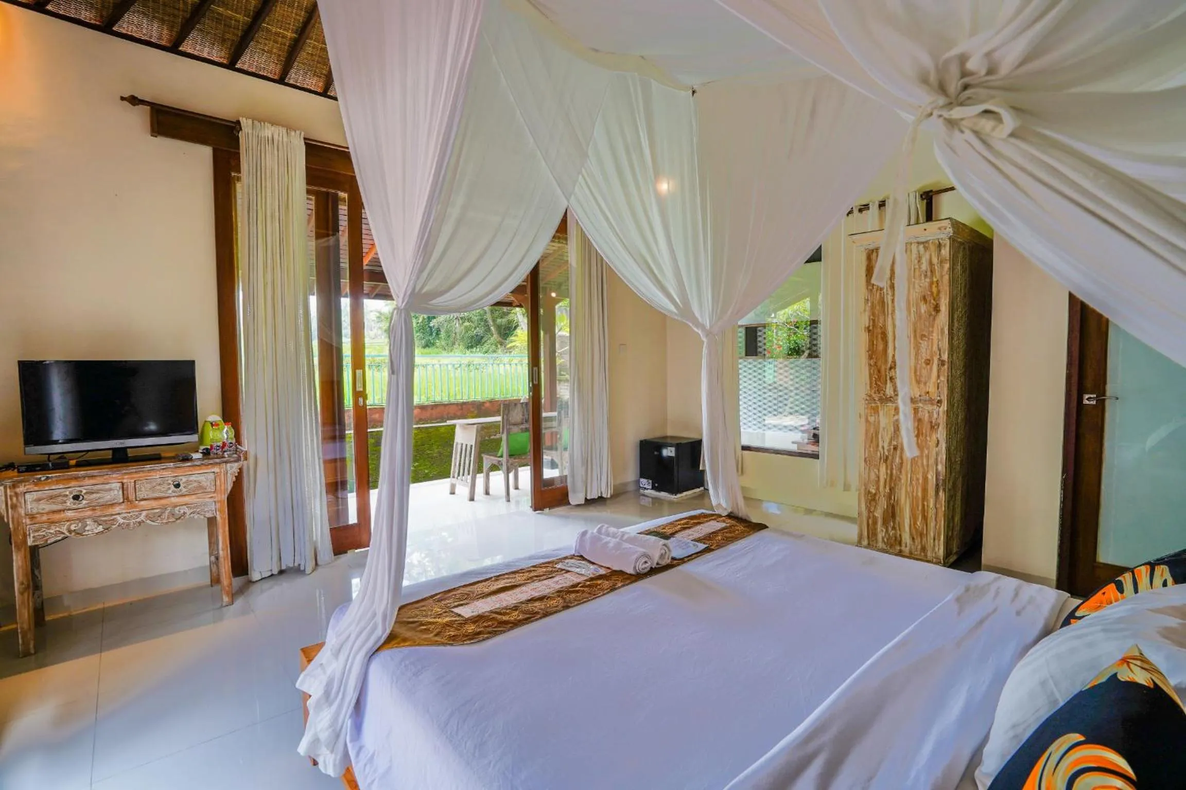 Bed in Ubud Sawah Scenery Villa and Homestay