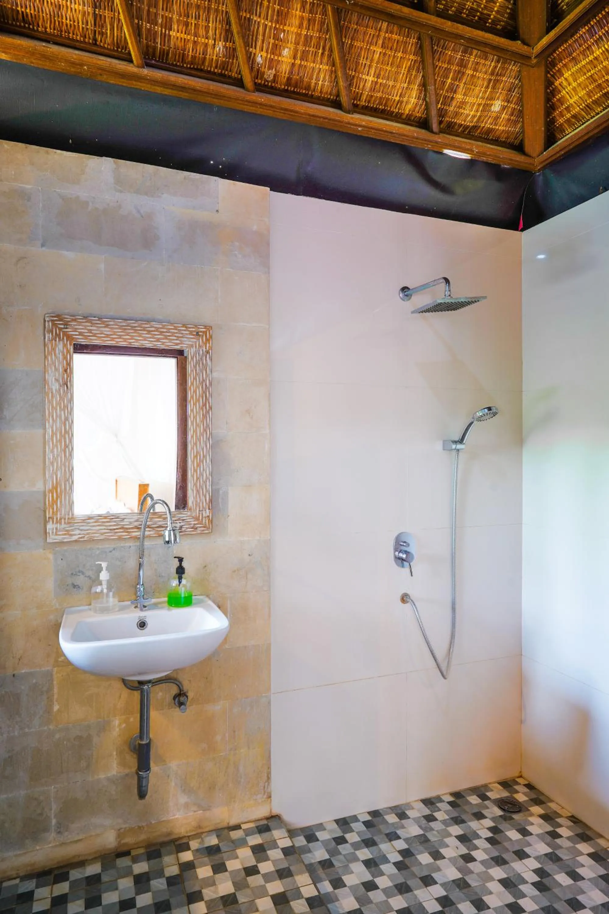 Shower in Ubud Sawah Scenery Villa and Homestay