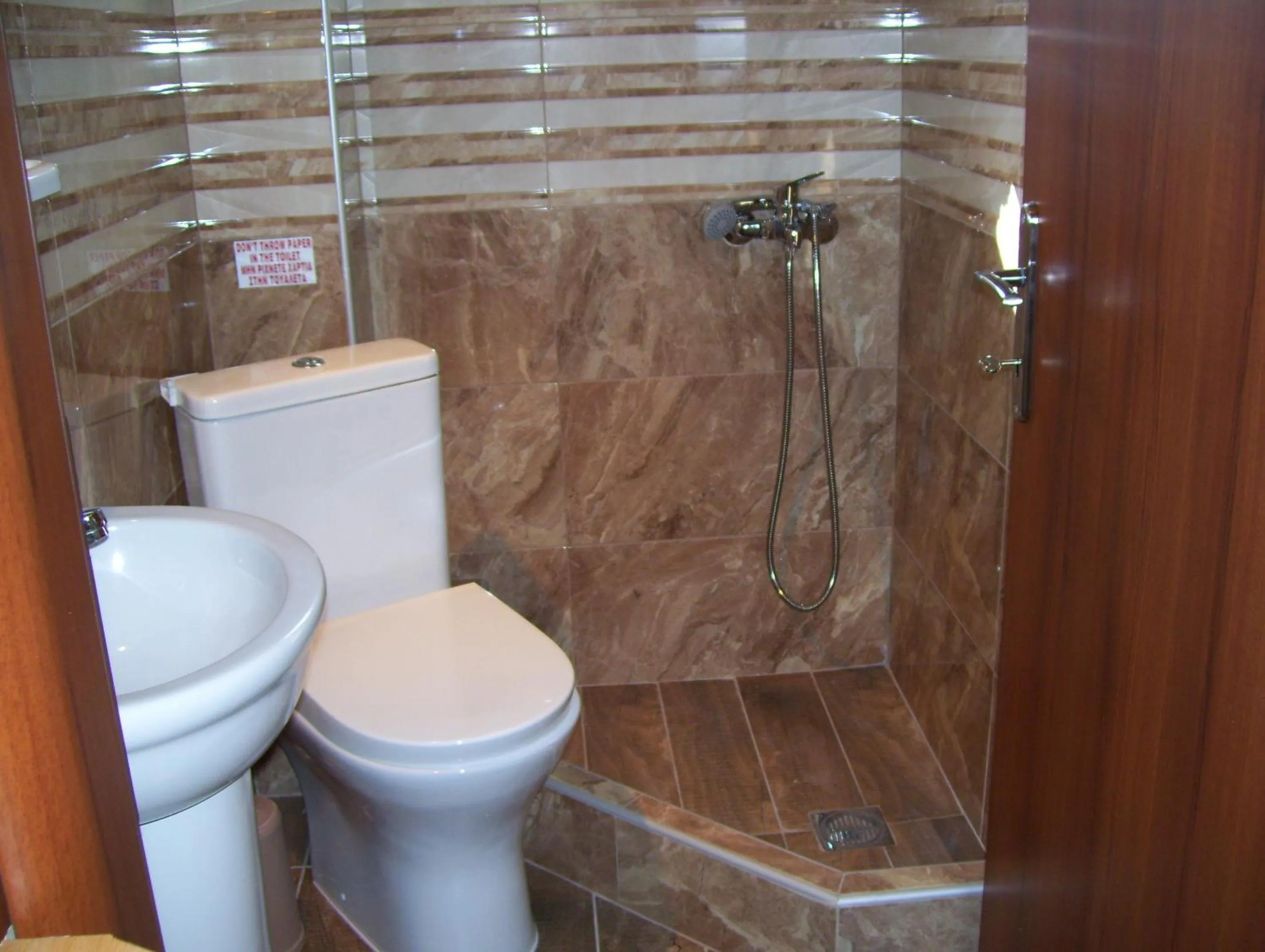 Bathroom in Verginia Studios