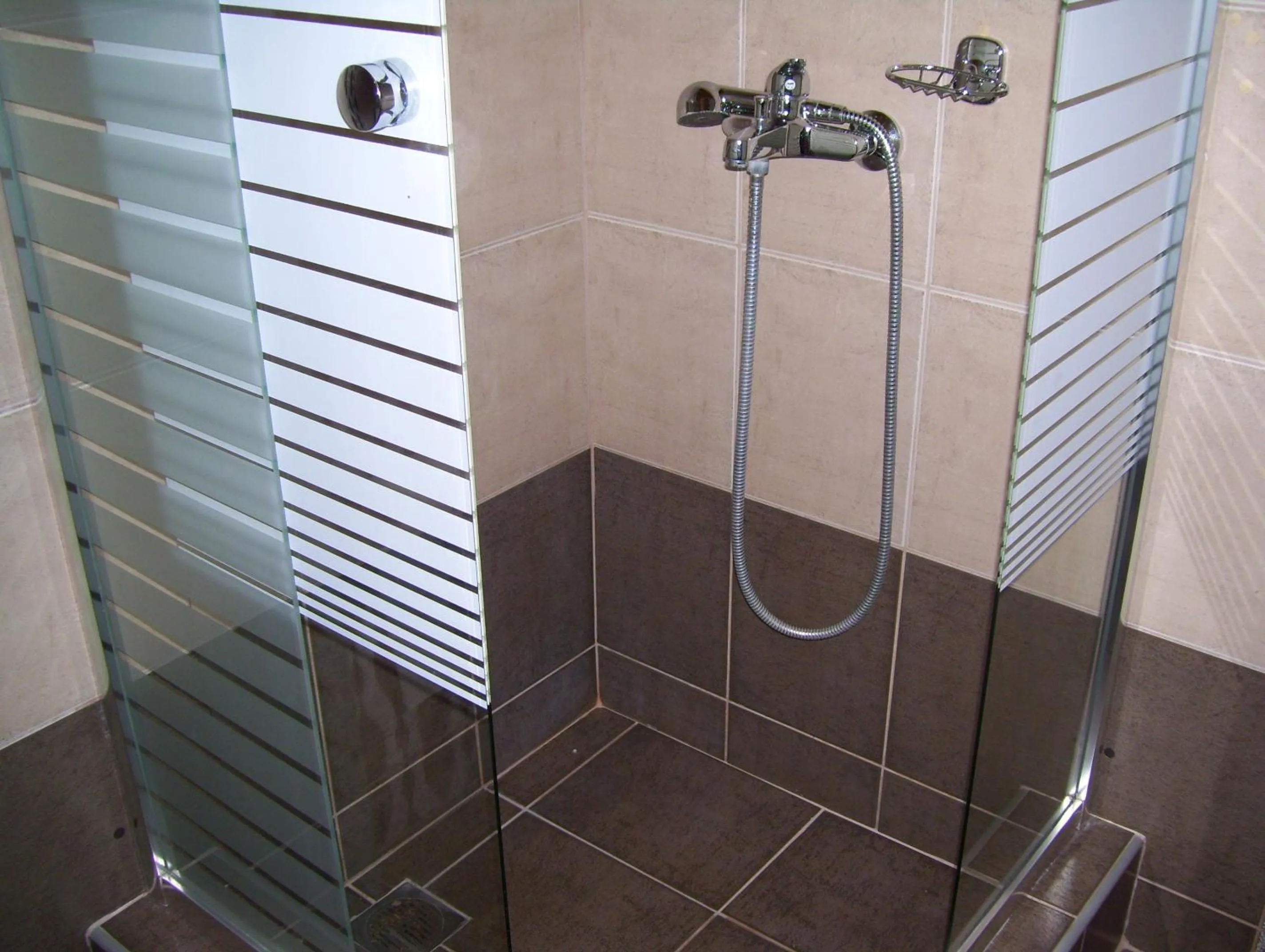 Shower in Verginia Studios