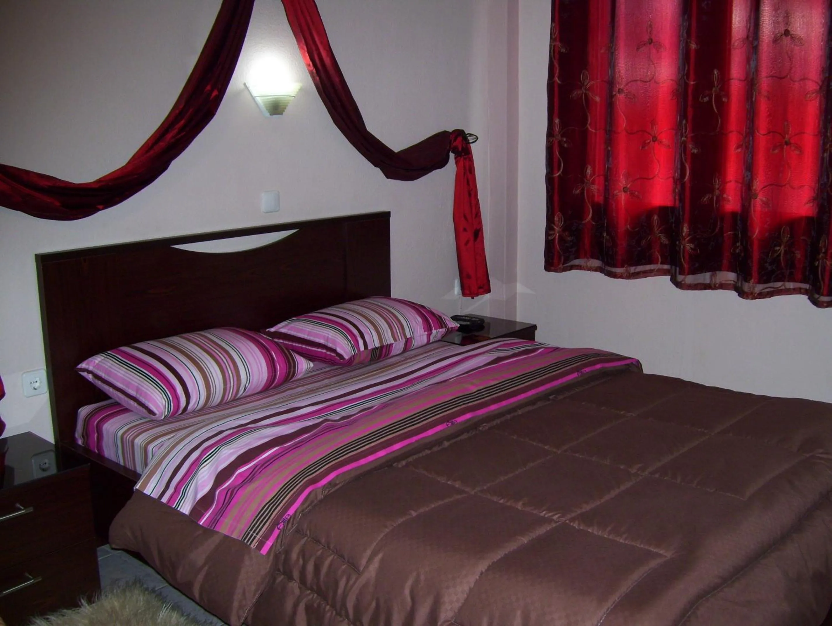 Shower, Bed in Verginia Studios