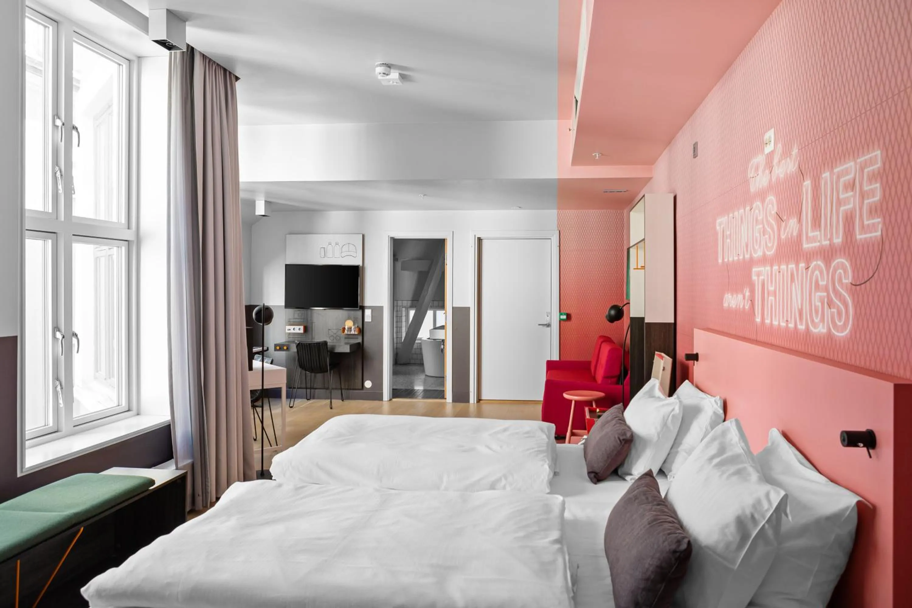 Bedroom, Bed in Comfort Hotel Karl Johan