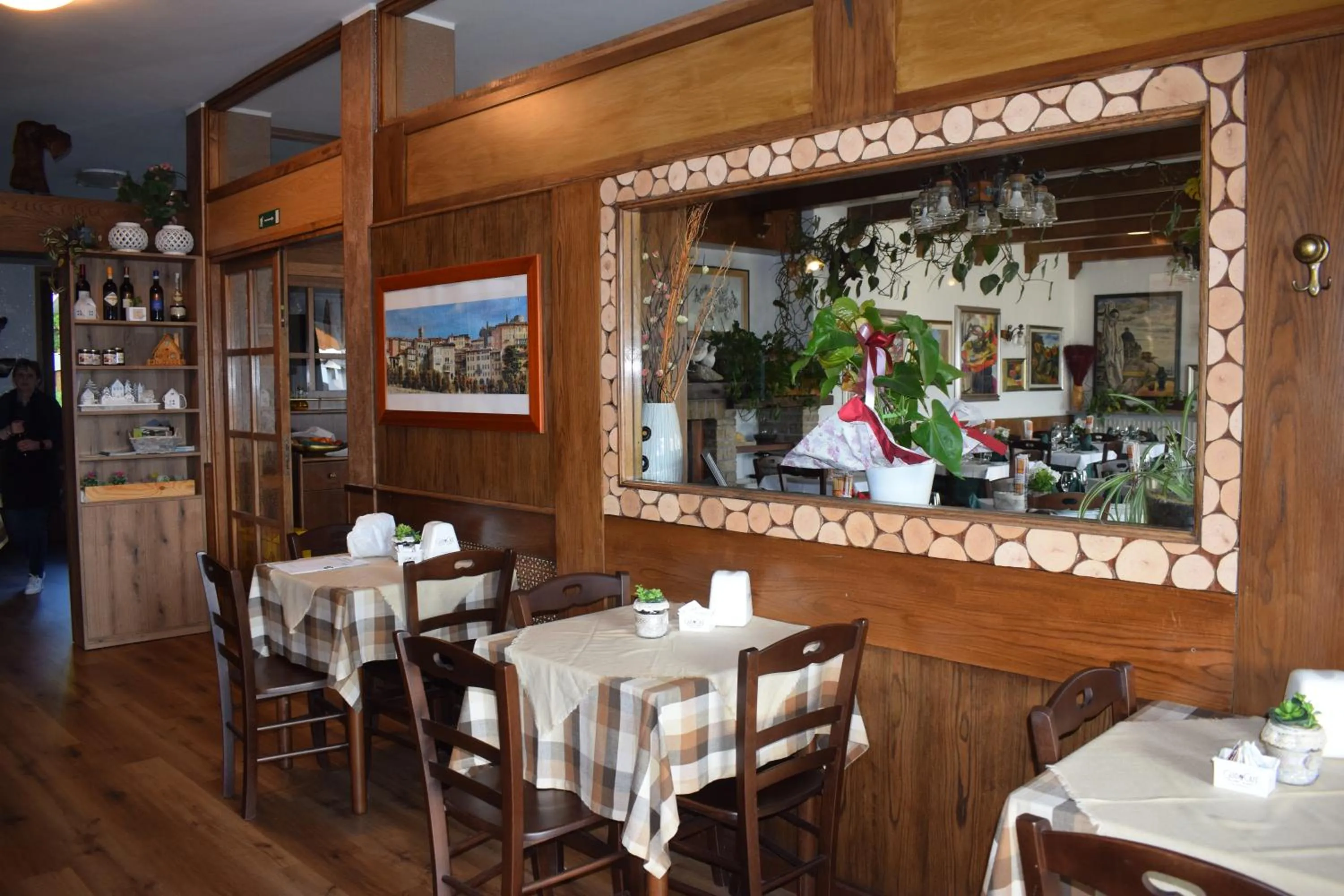 Restaurant/places to eat in Albergo Canella