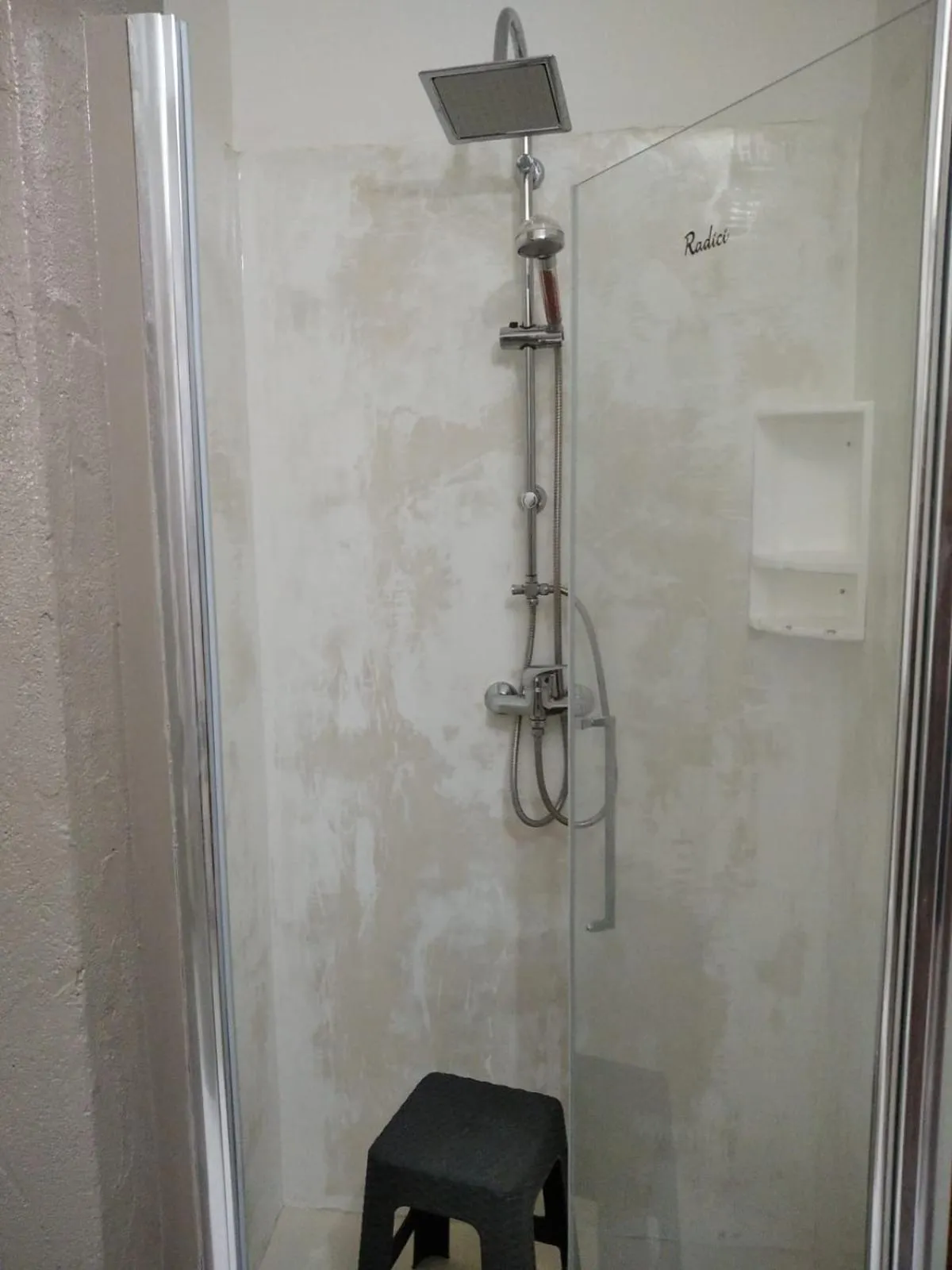 Shower in B&B Radici