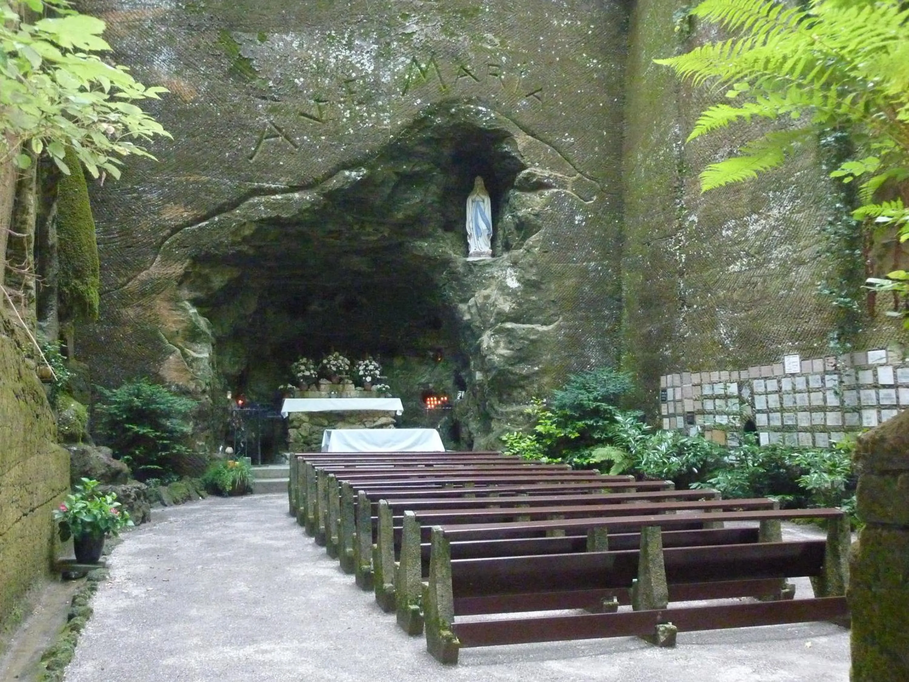 Nearby landmark in Studio Elegant