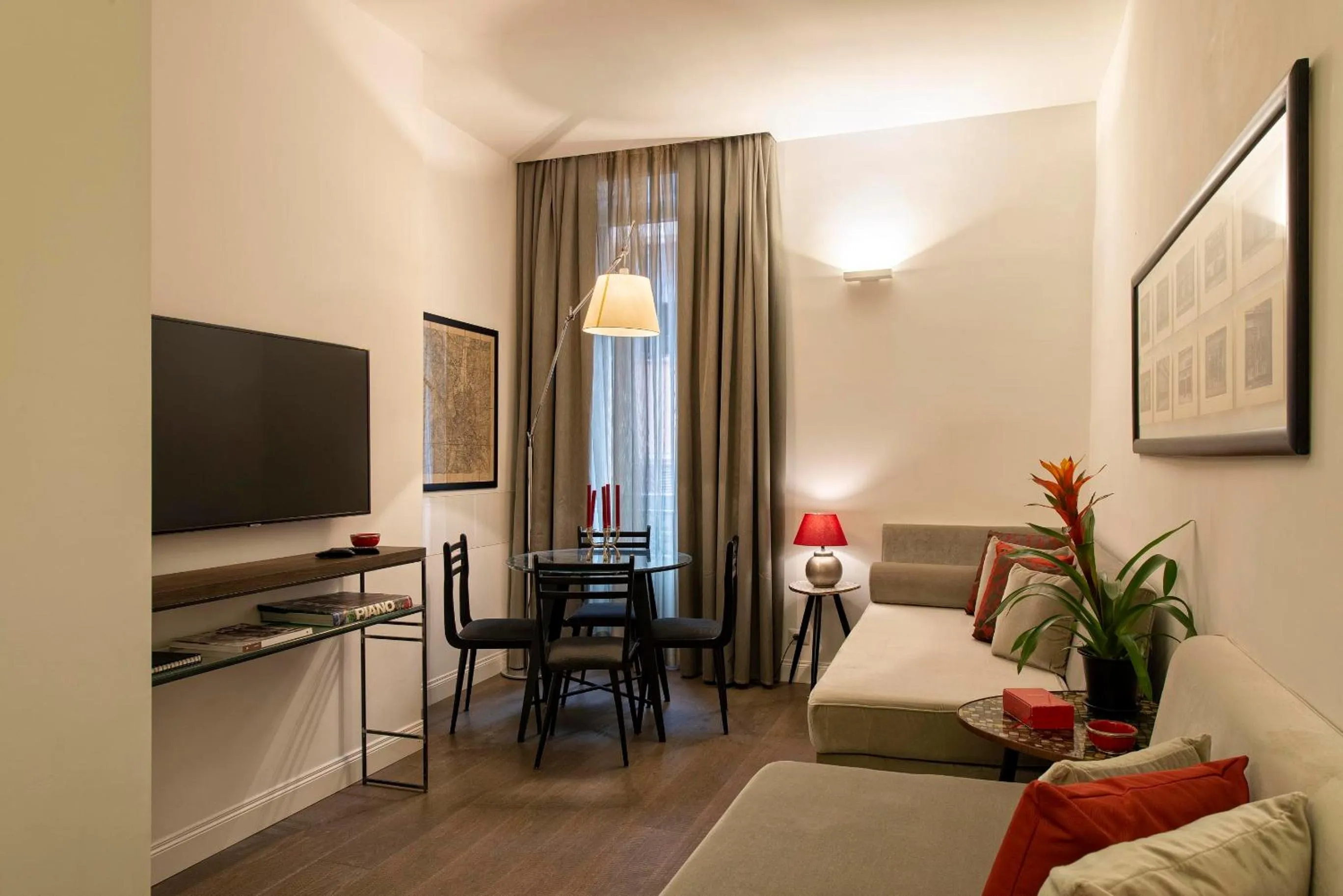 Communal lounge/ TV room in Maison Evelina