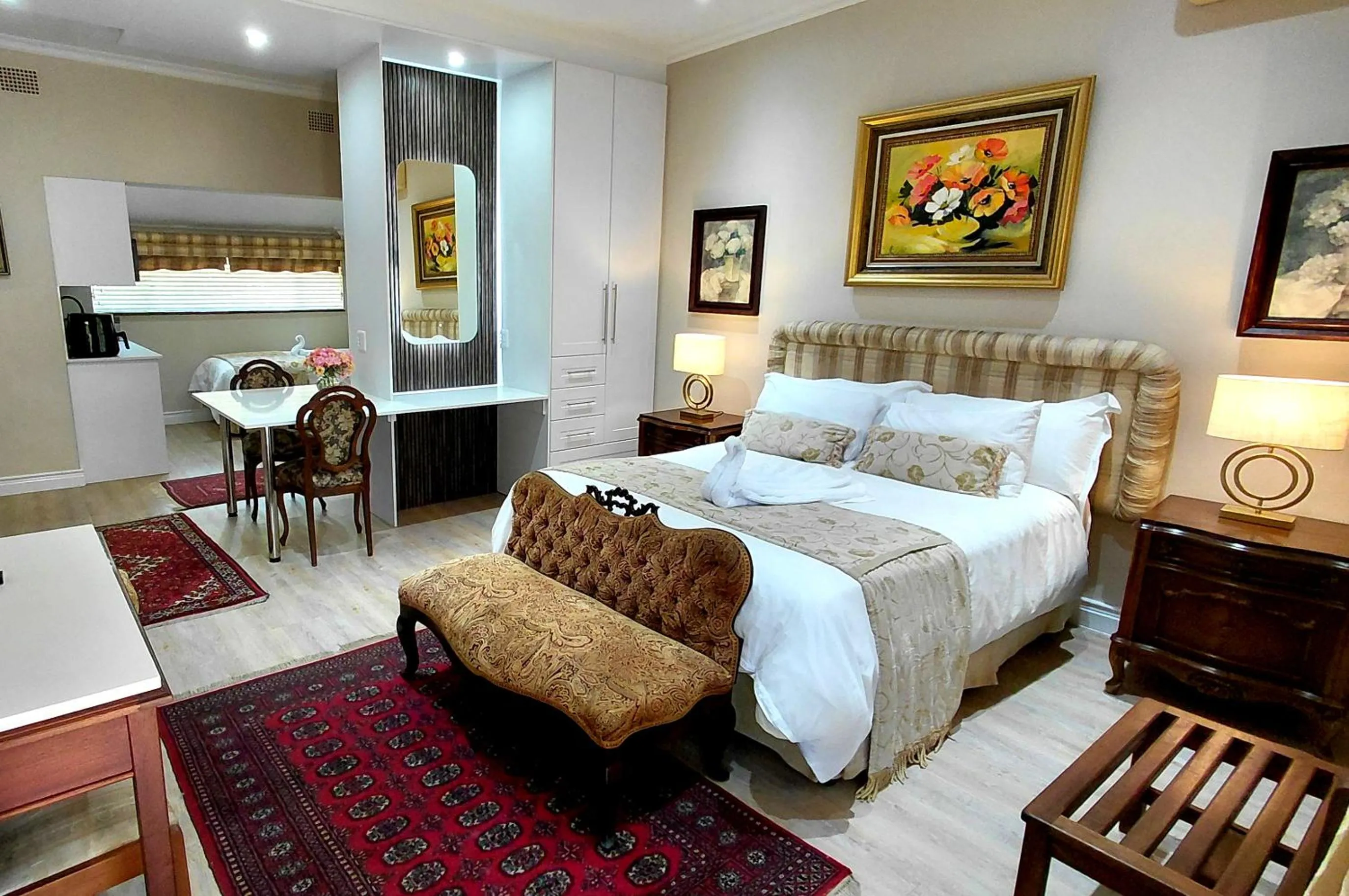 View (from property/room), Bed in Royal Ridge Guesthouse