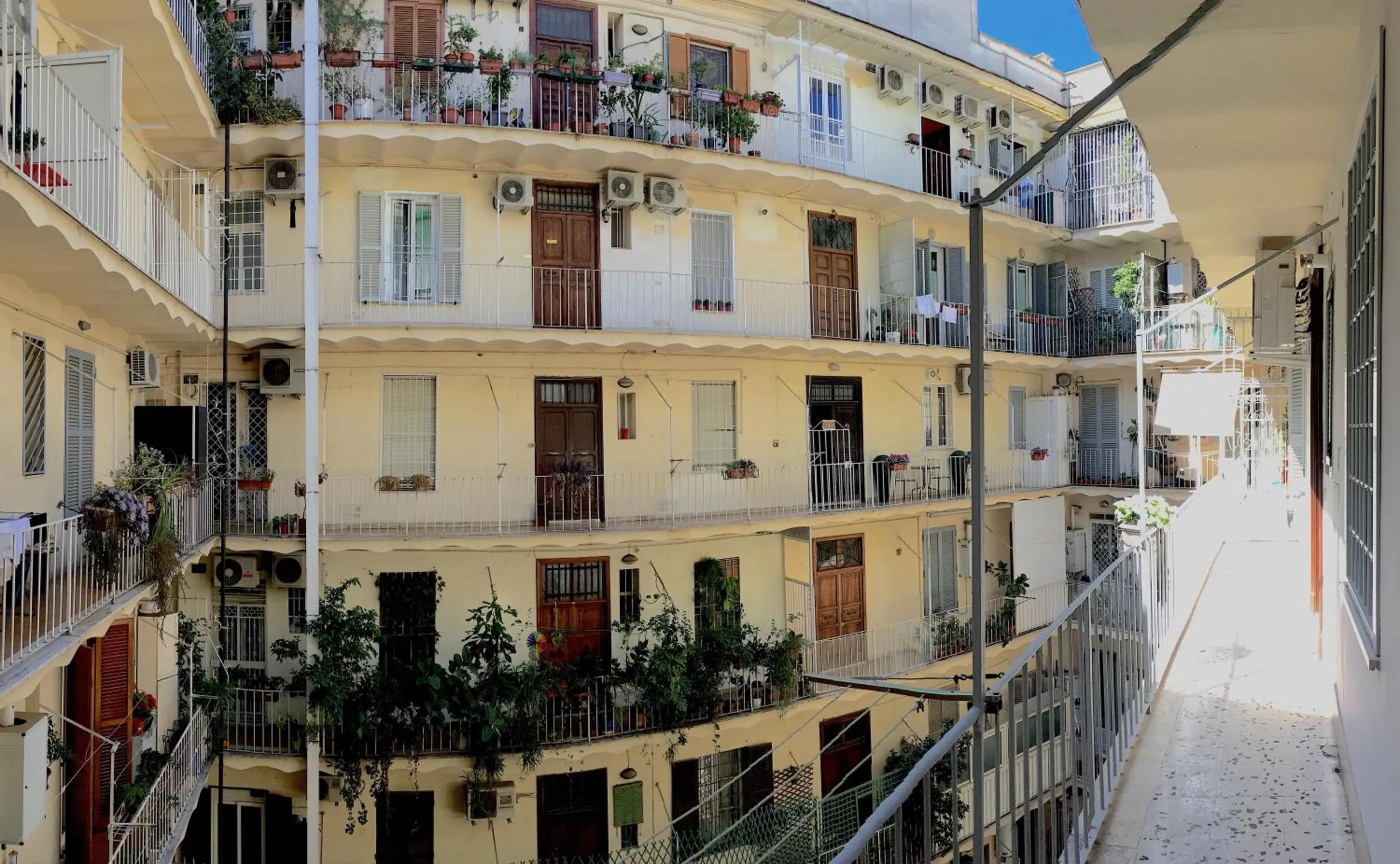 Inner courtyard view in Vantaggio Apartment
