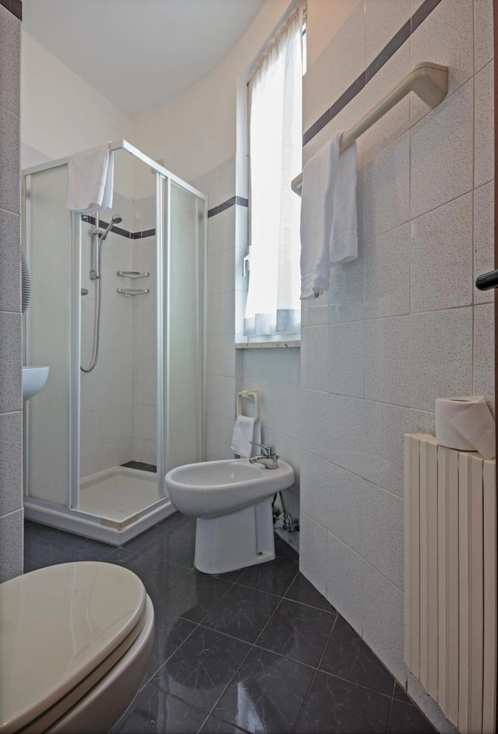 Bathroom in Albergo Rondò