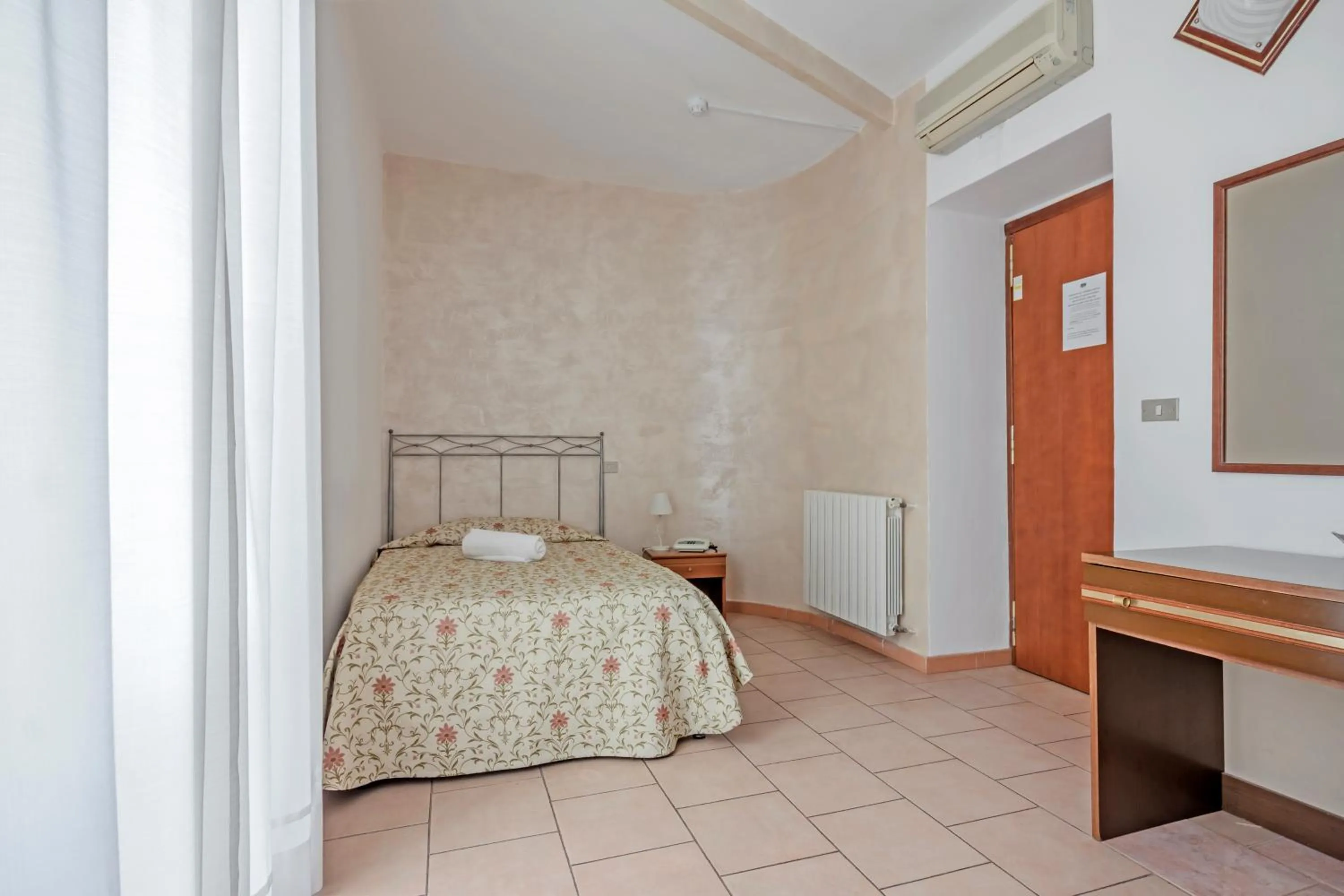 Photo of the whole room in Albergo Rondò