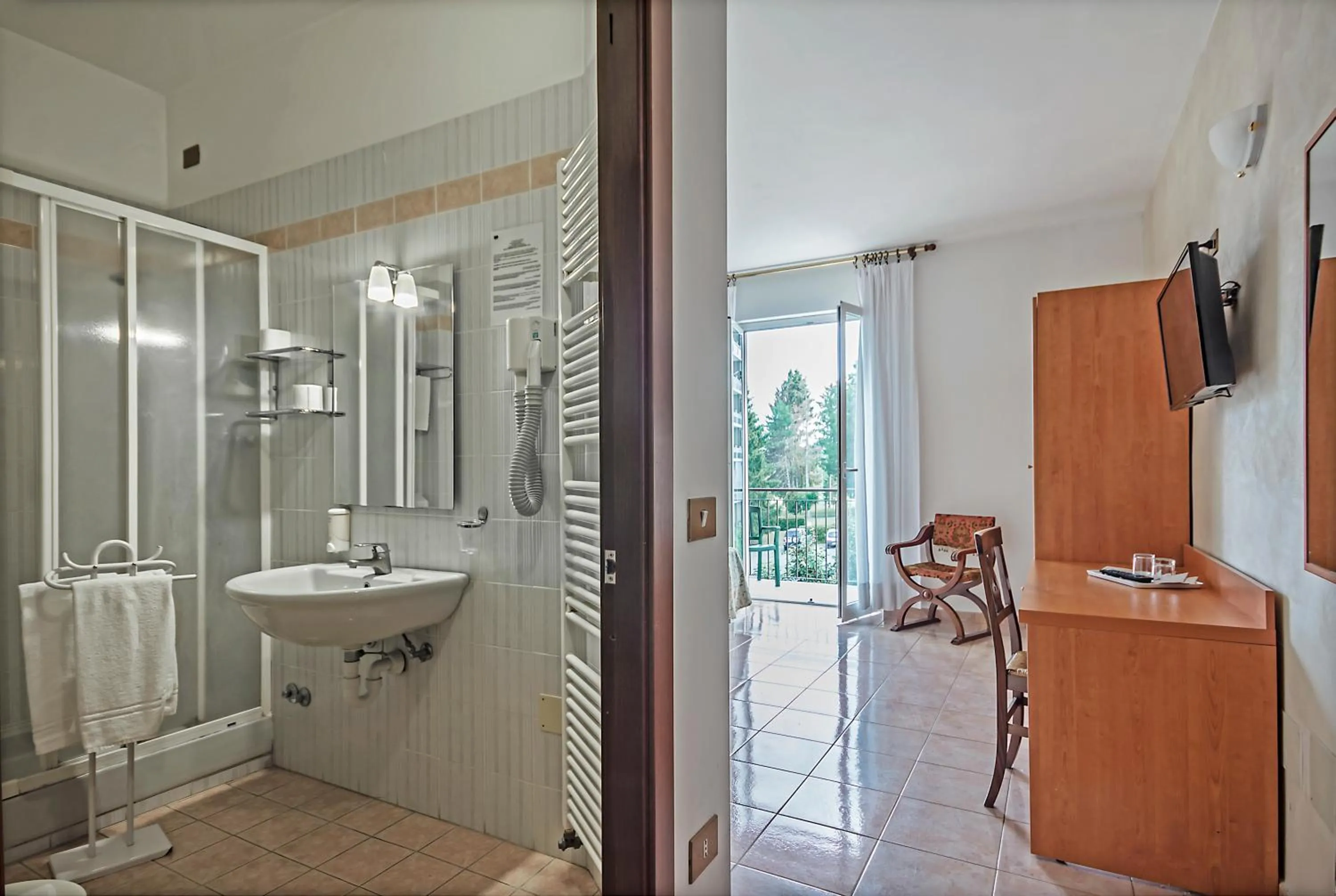 Bathroom in Albergo Rondò