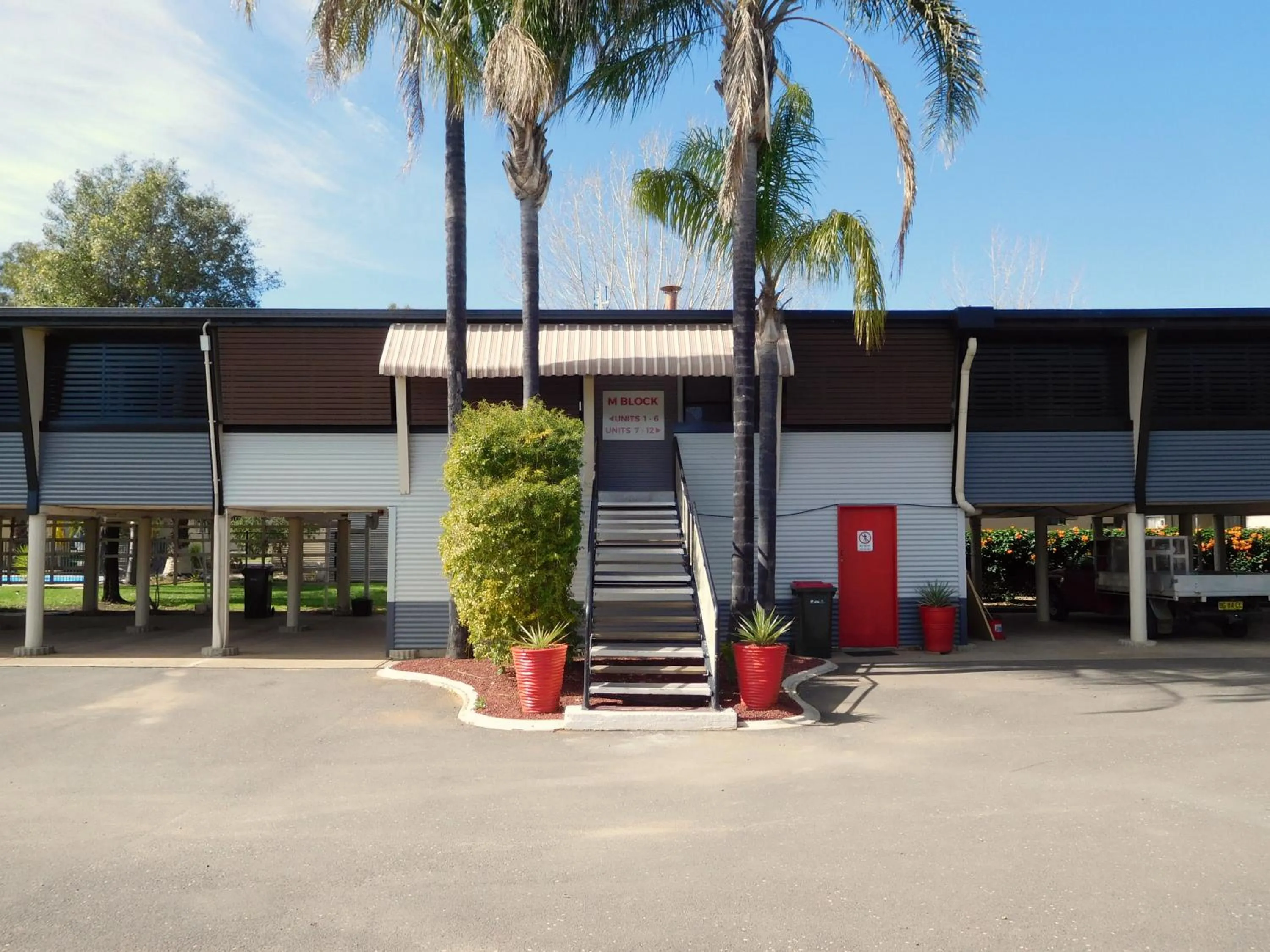 Property building in Narrabri Motel and Caravan Park