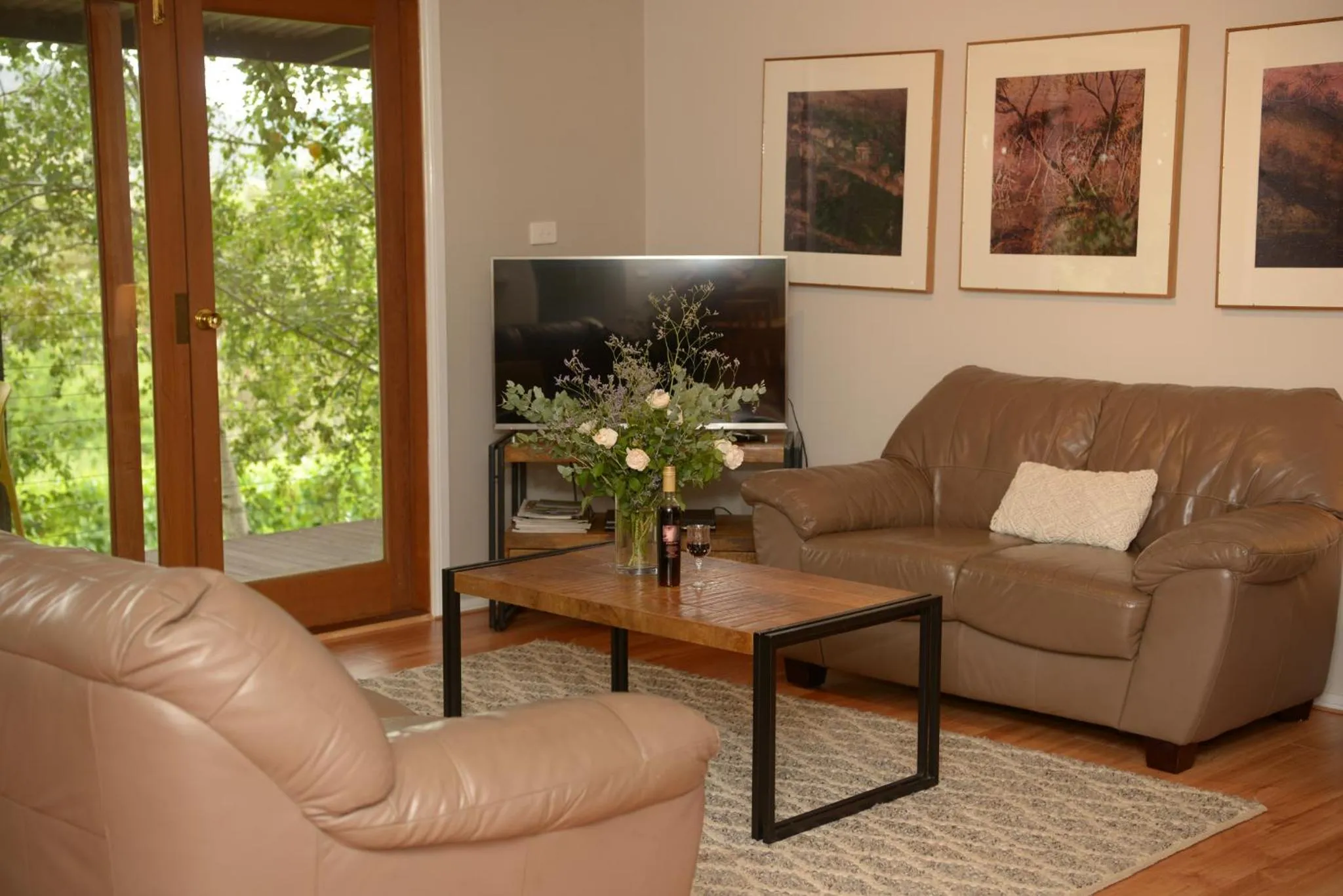 Living room in Borrodell Vineyard