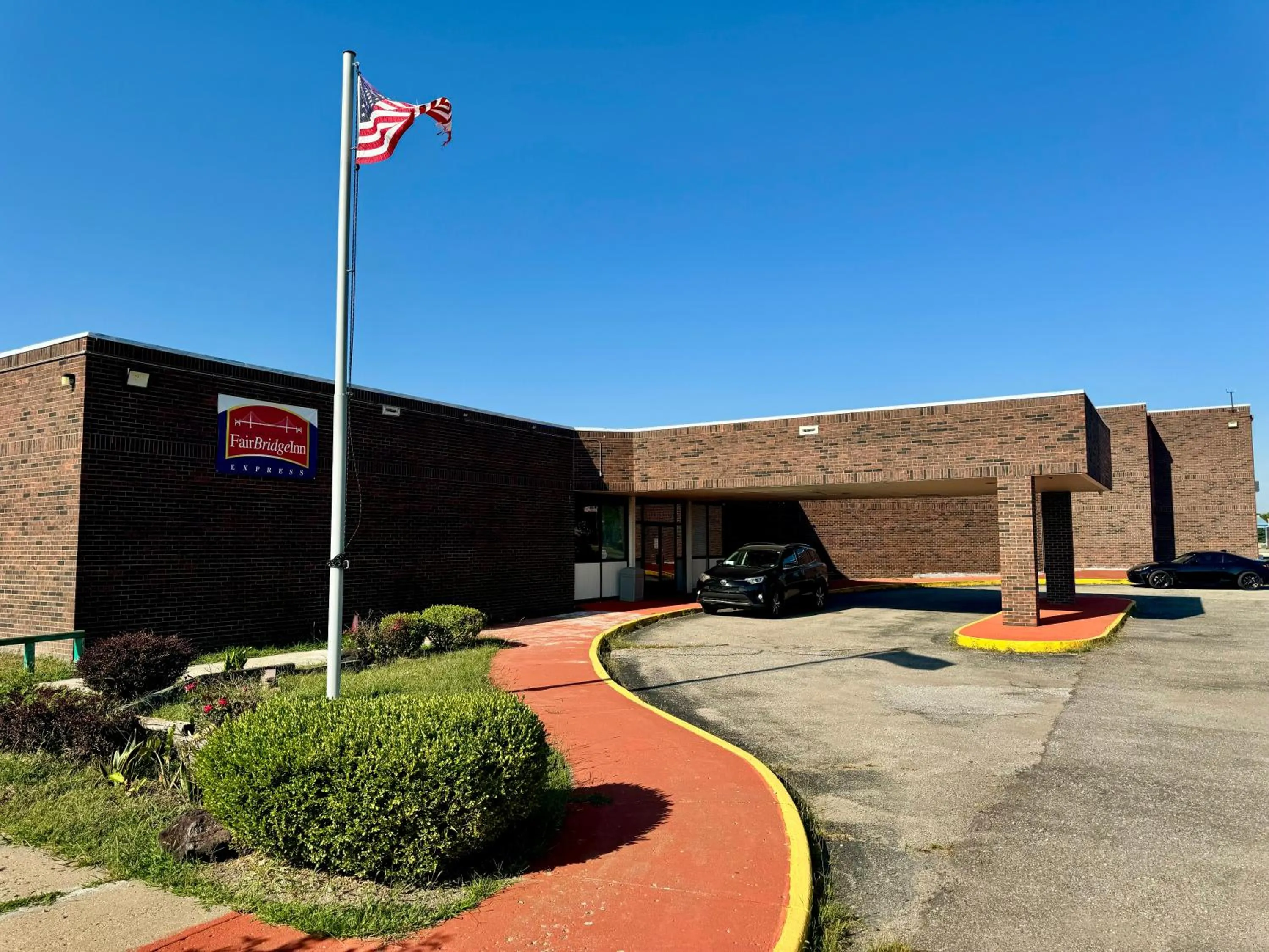 Property building in FairBridge Inn Express Hiawatha