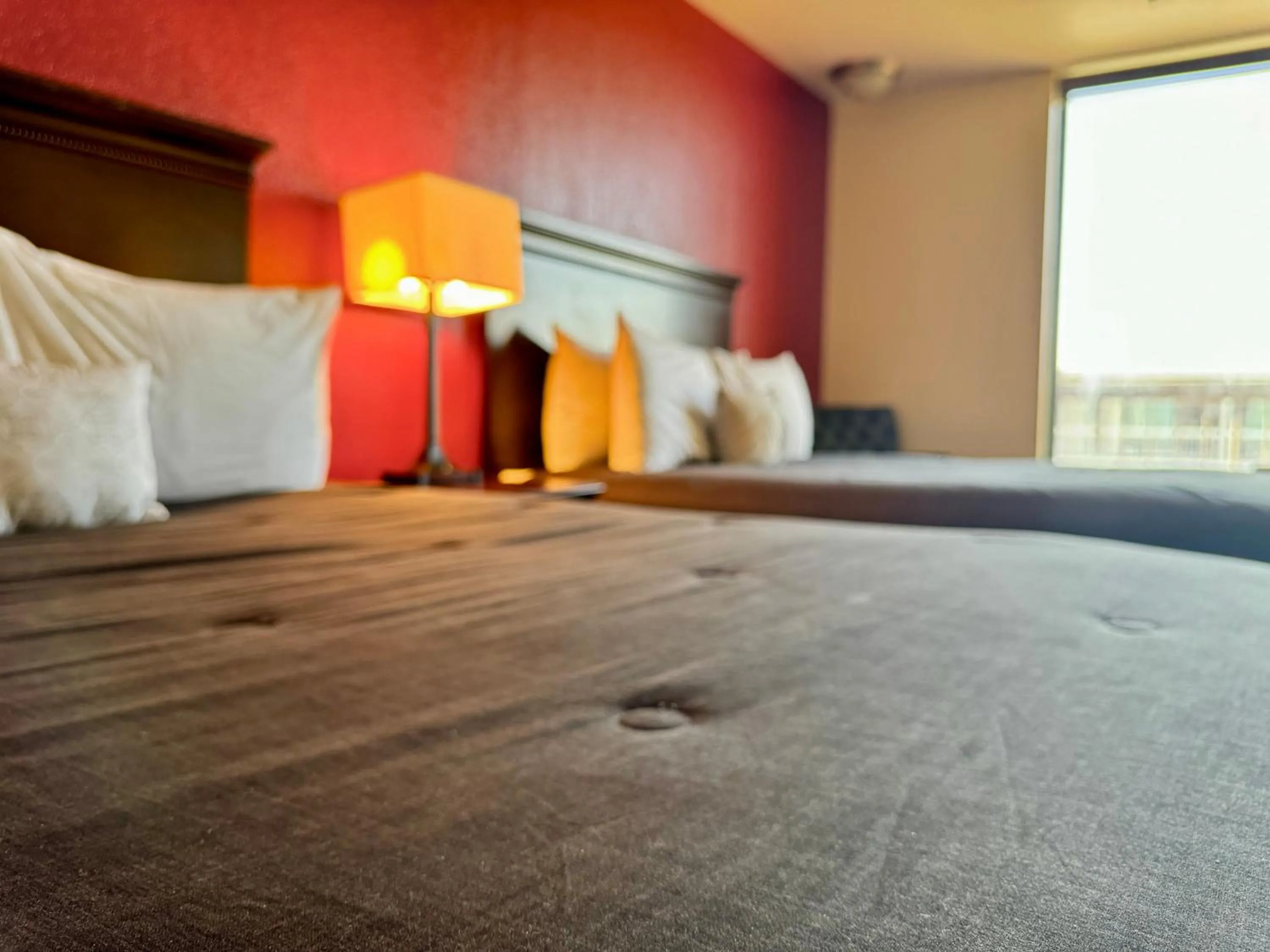 Bed in FairBridge Inn Express Hiawatha