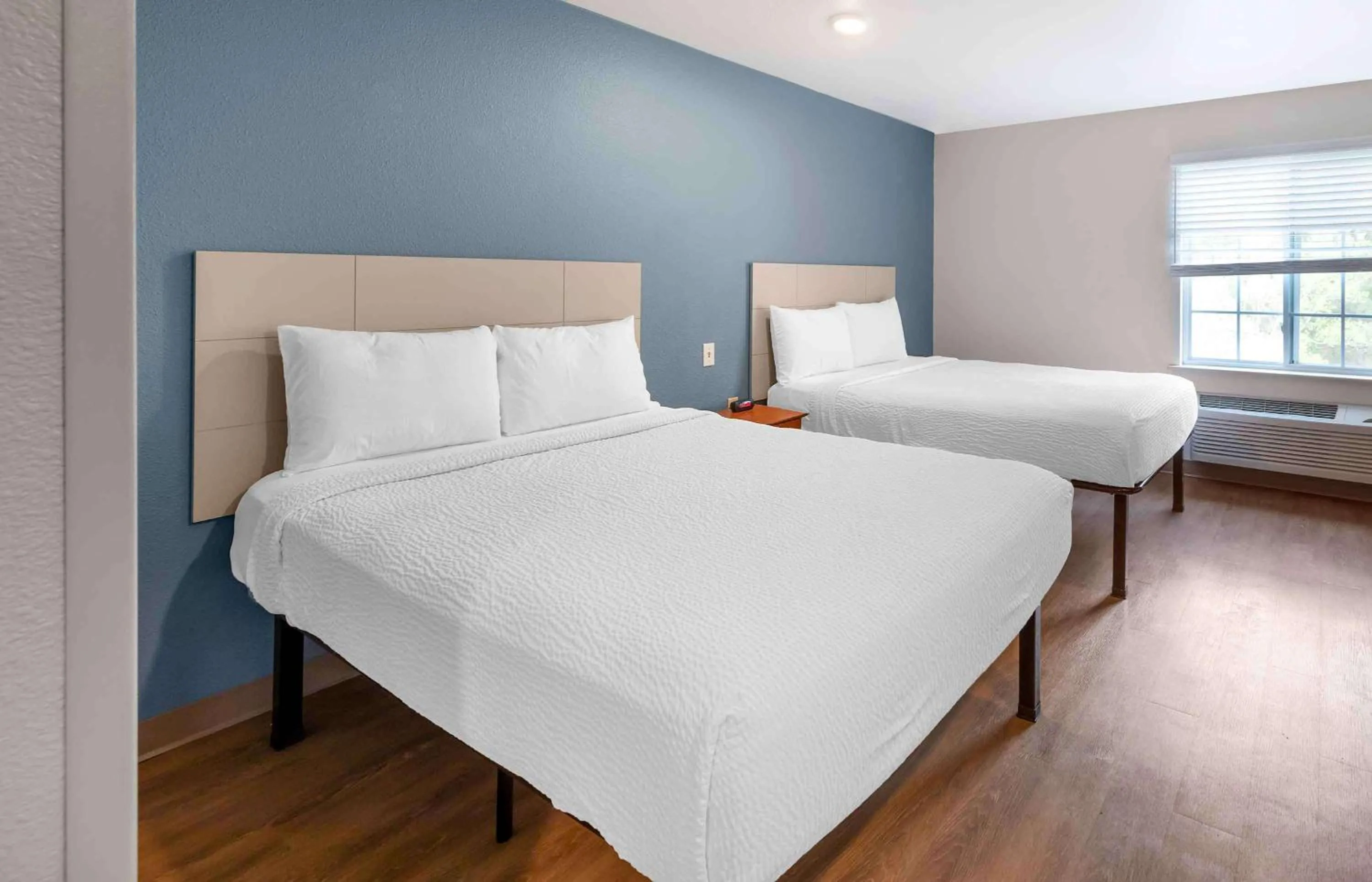 Bedroom, Bed in Extended Stay America Select Suites - Birmingham - Bessemer