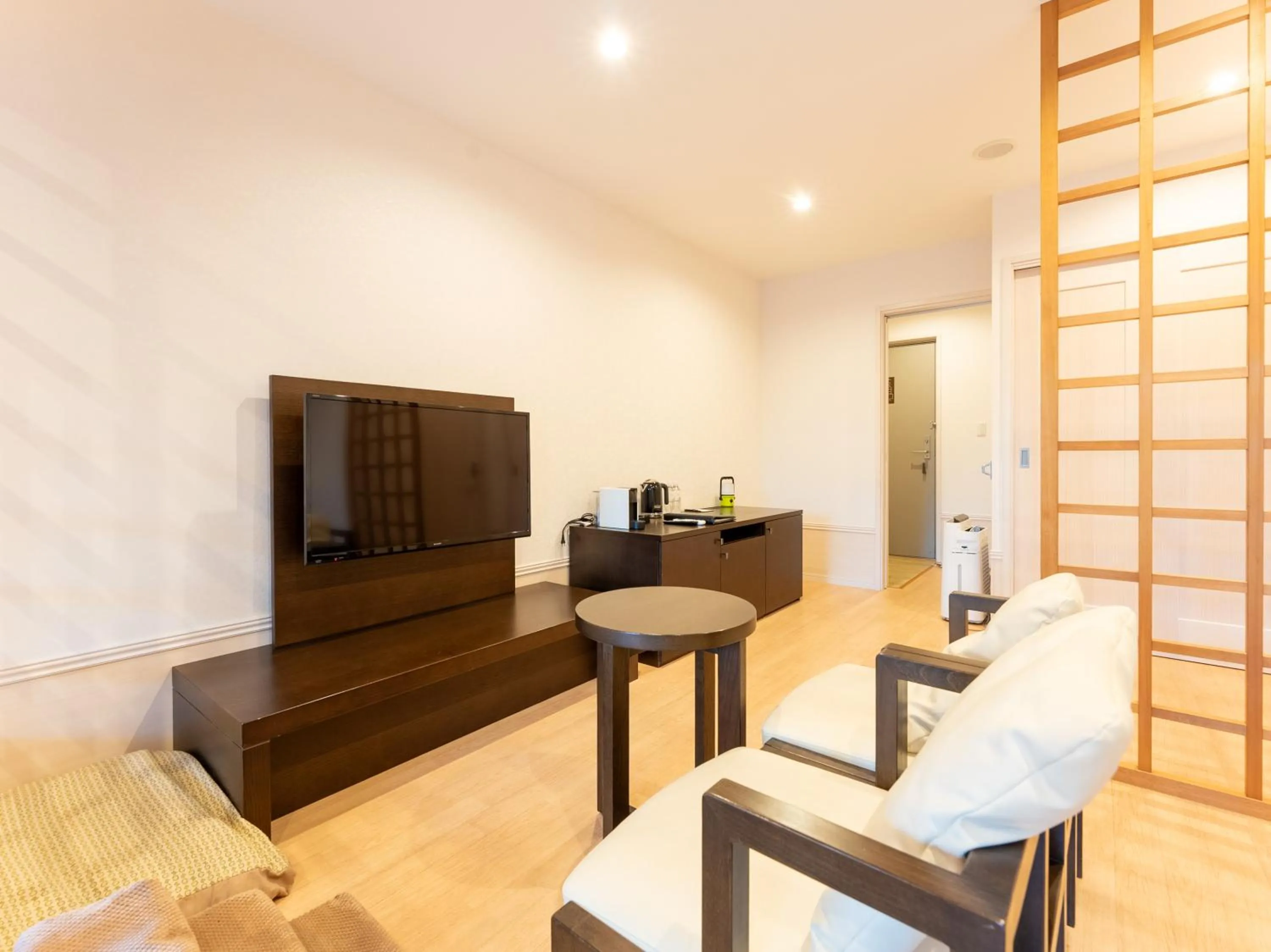 TV and multimedia in Koyaru-no-sato Doggys Island