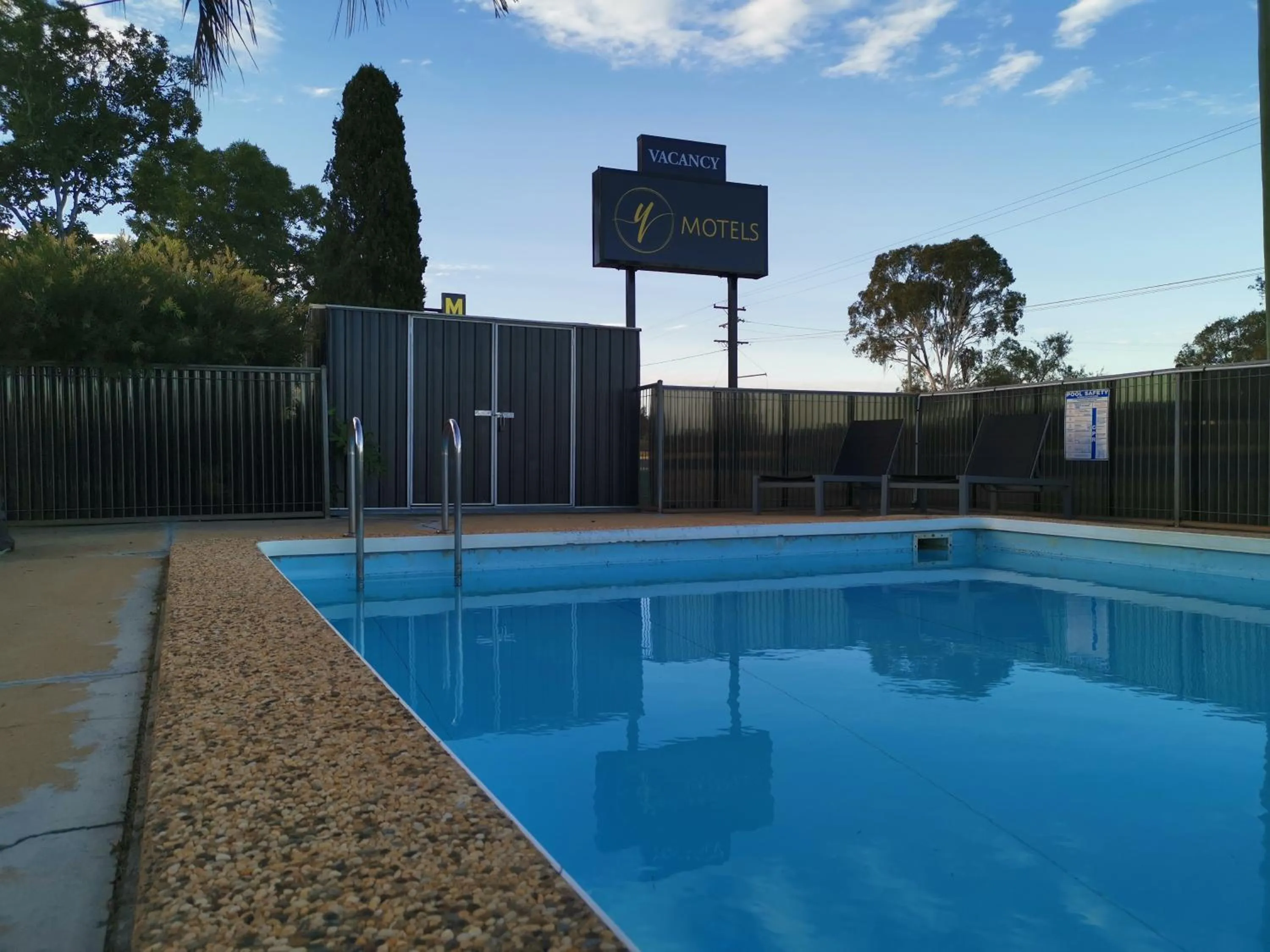 Y Motels Kingaroy
