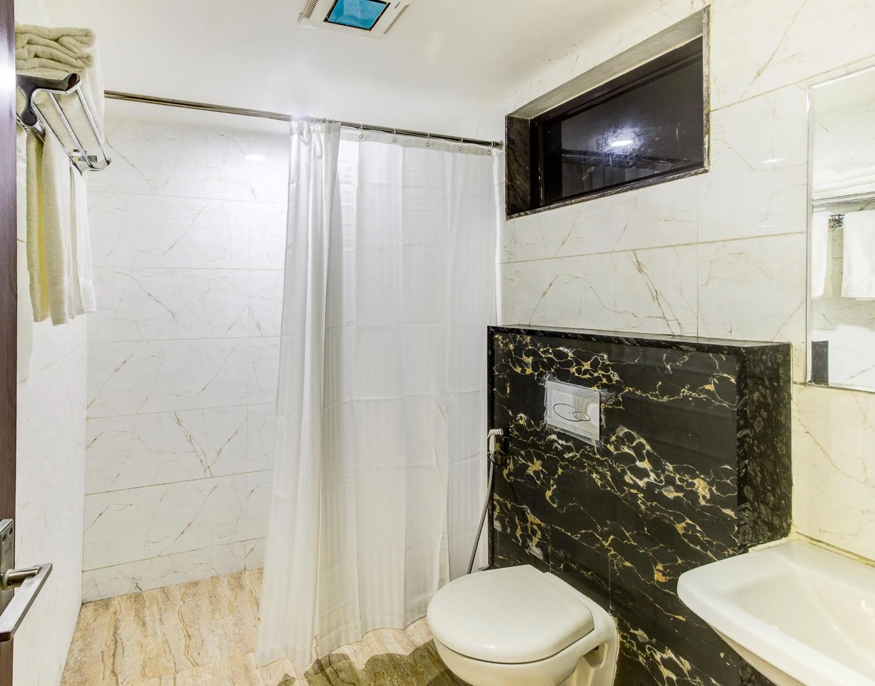 Toilet in Treebo Shivani