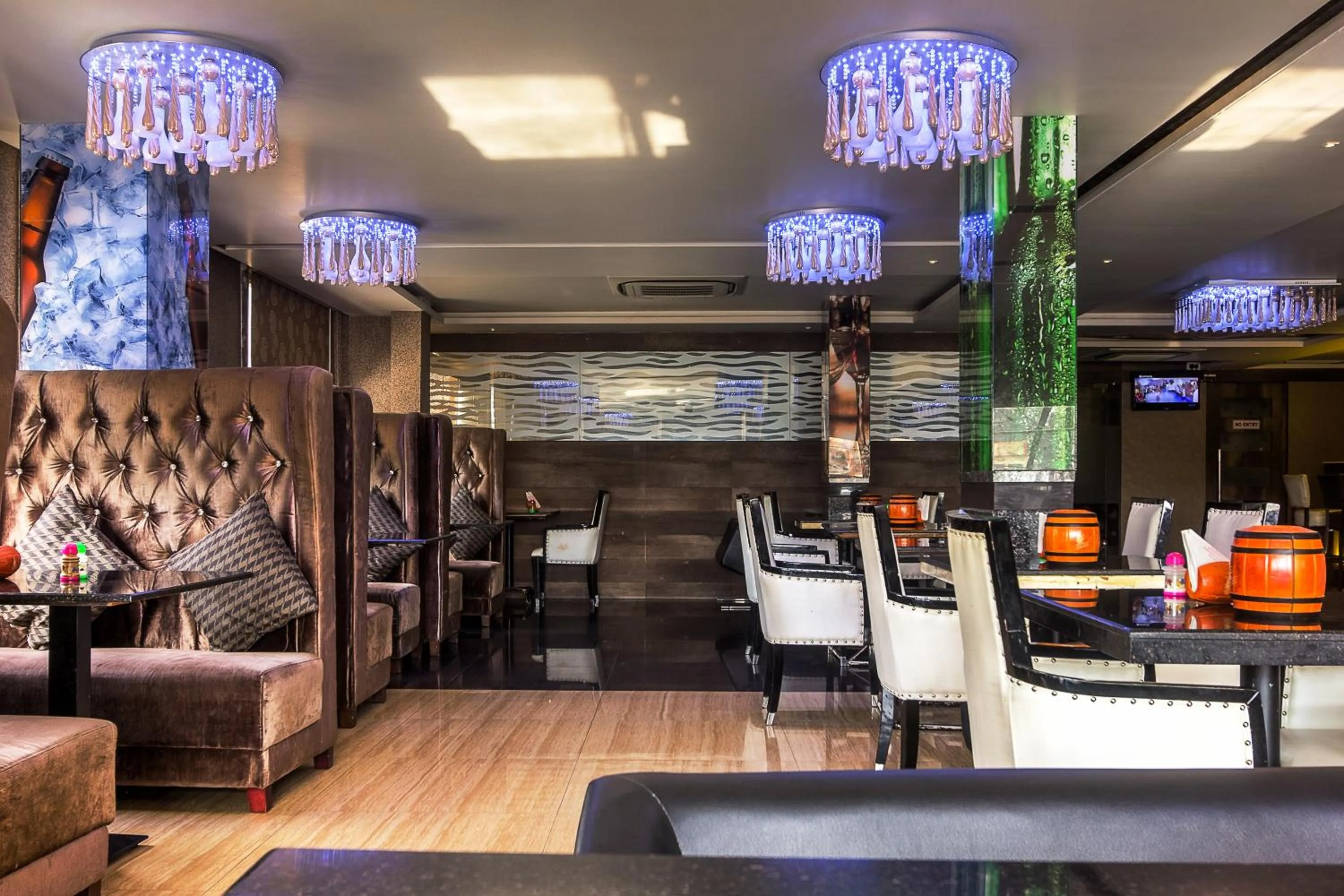 Restaurant/places to eat in Treebo Shivani