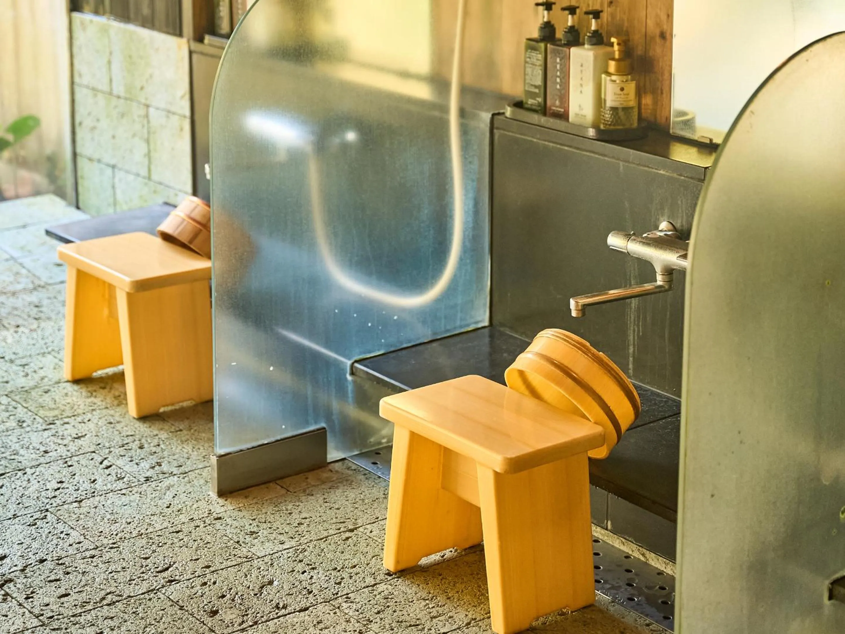 Public Bath in Kirishima Momijidani Seiryuso