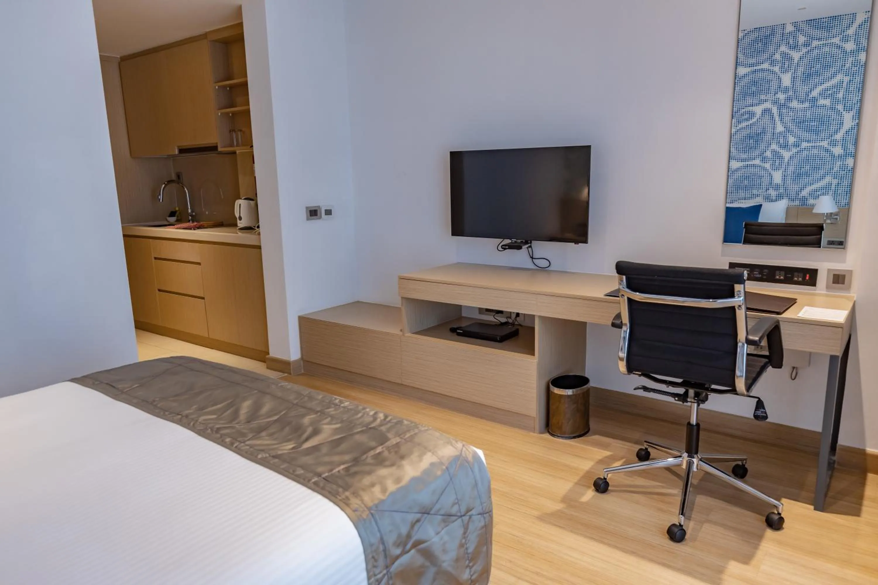 View (from property/room), Bed in Citadines OMR Chennai