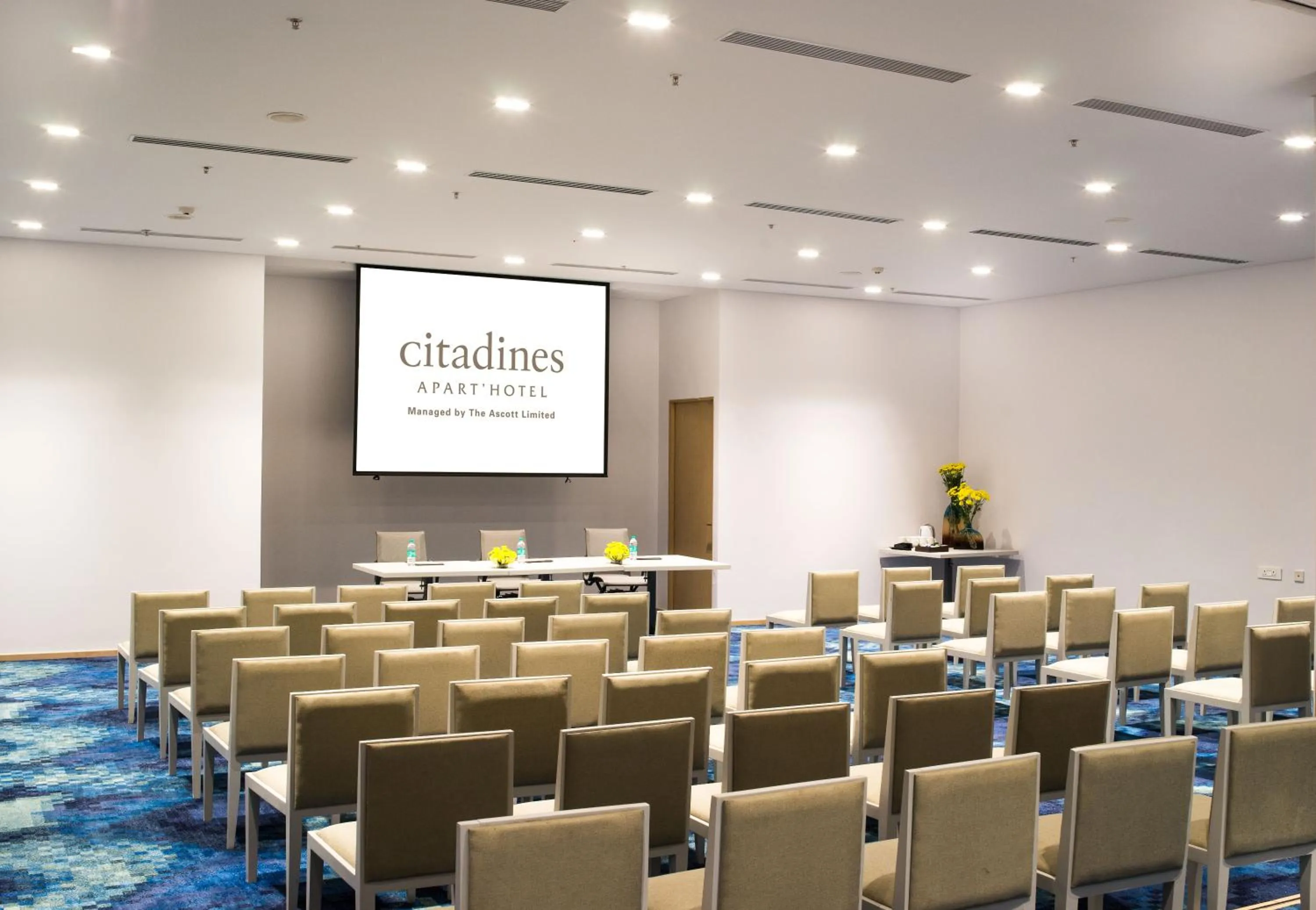 Meeting/conference room in Citadines OMR Chennai