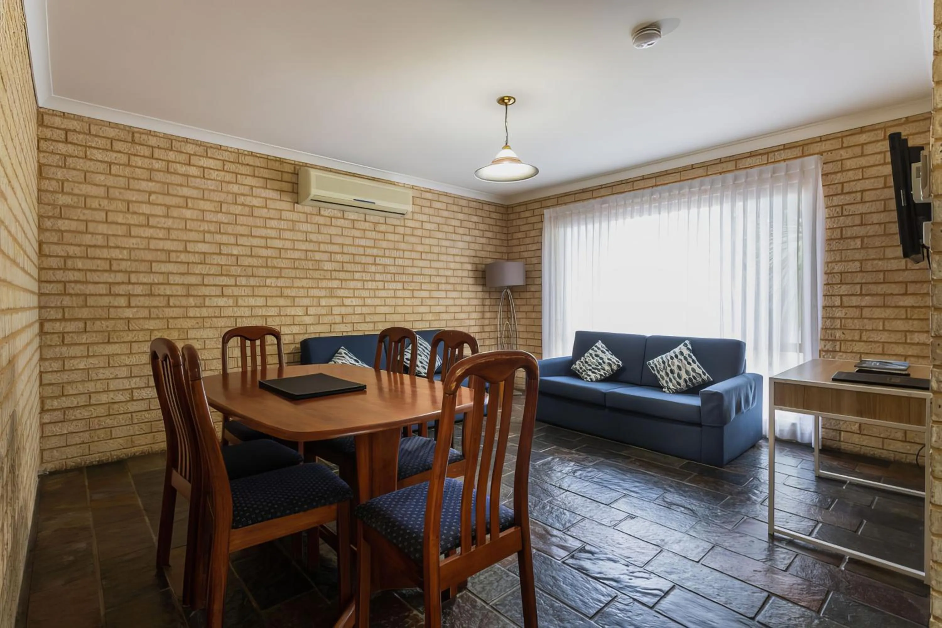 Living room in Busselton Villas and Glamping Village