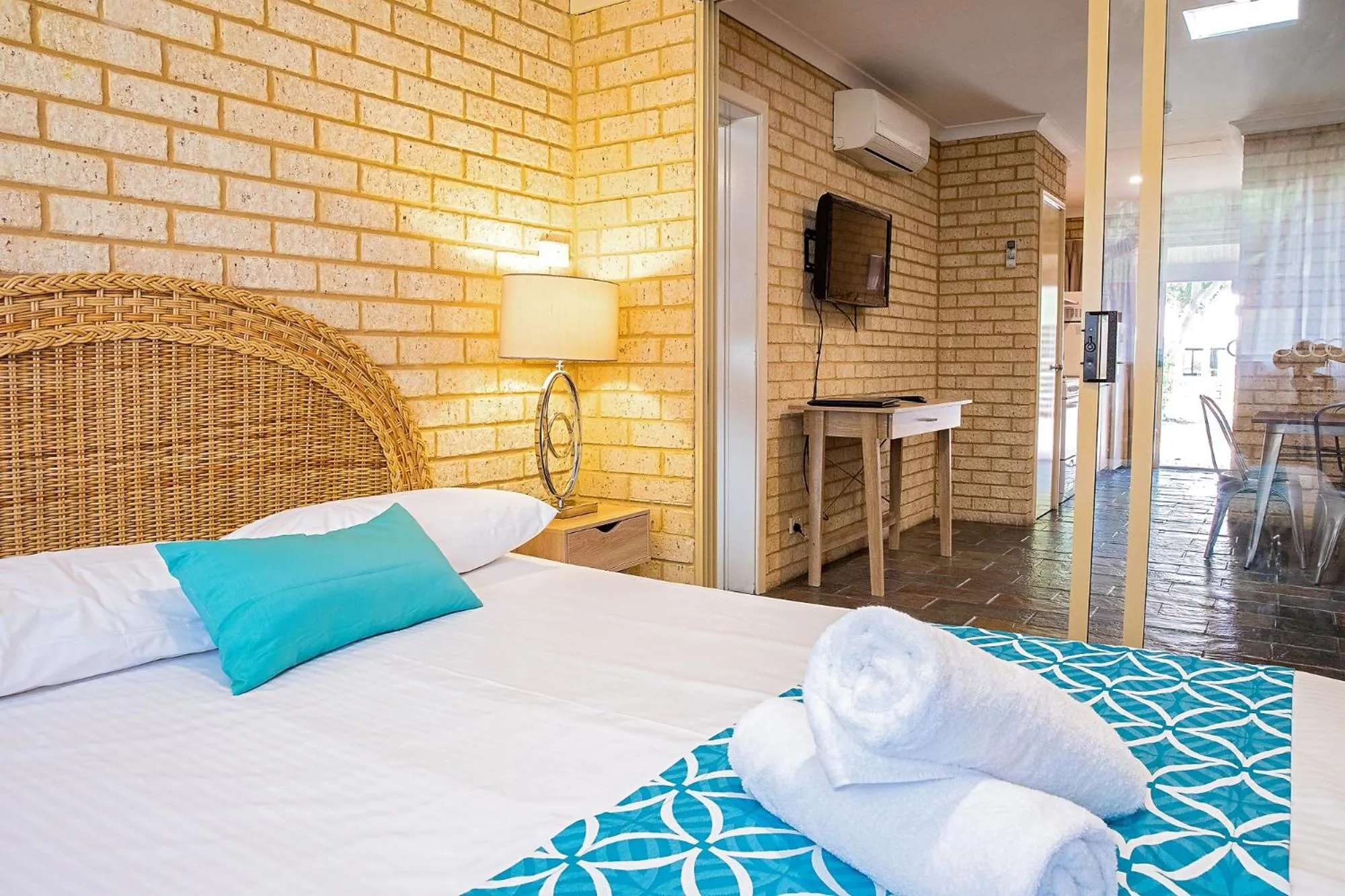 Bed in Busselton Villas and Glamping Village