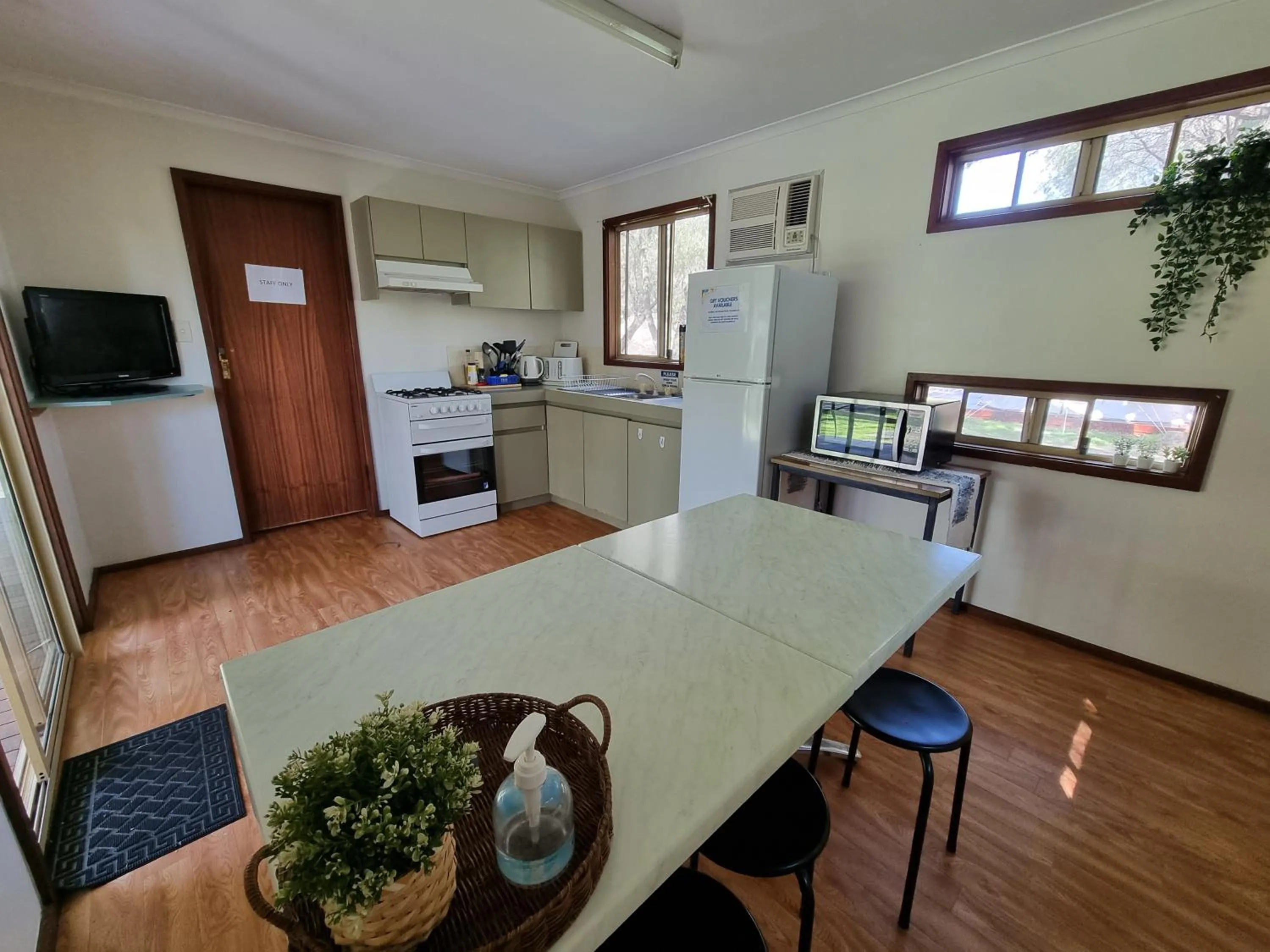 TV and multimedia in Busselton Villas and Glamping Village
