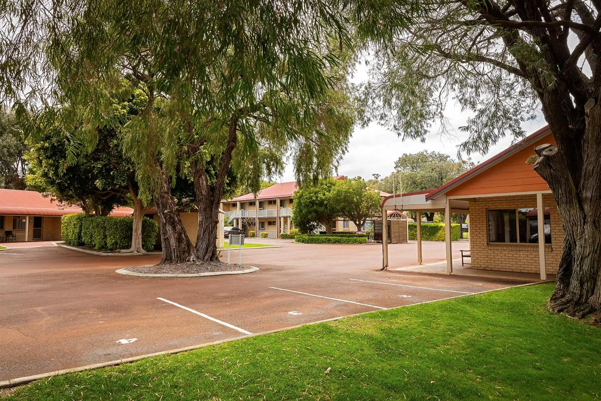 Parking in Busselton Villas and Glamping Village