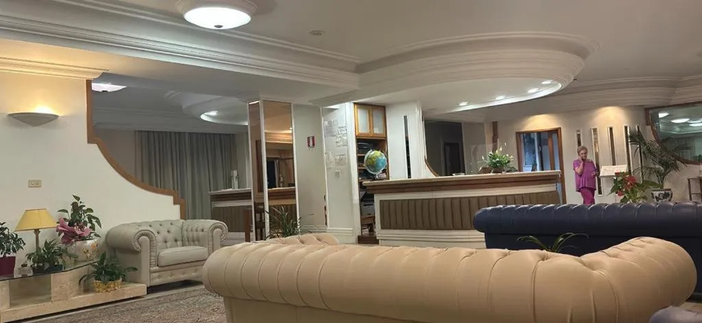 Living room in Mondial Park Hotel