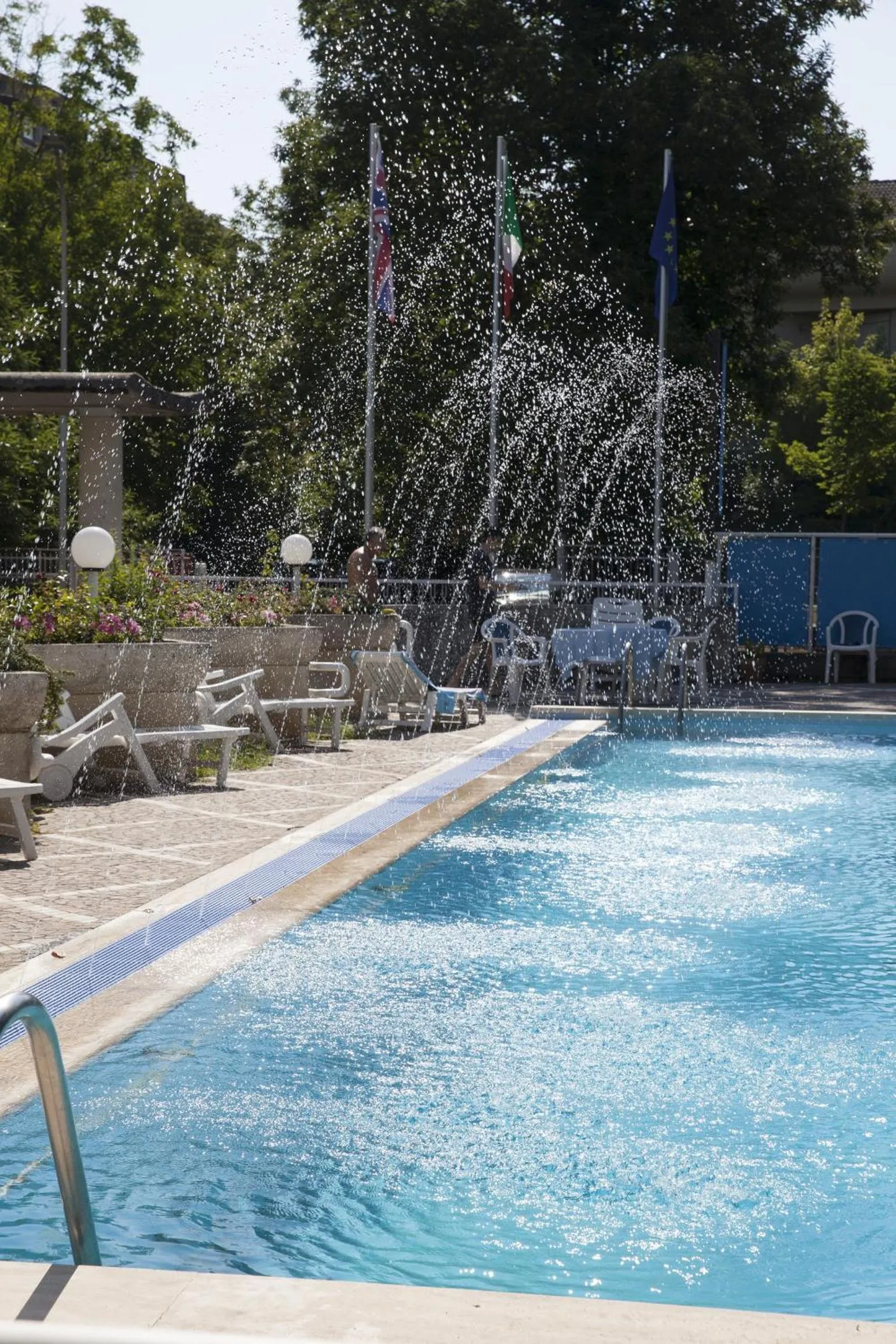 Swimming pool in Mondial Park Hotel