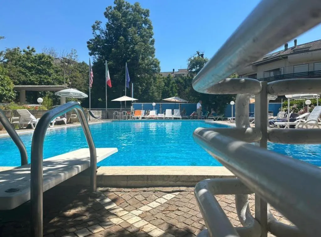 Swimming pool in Mondial Park Hotel