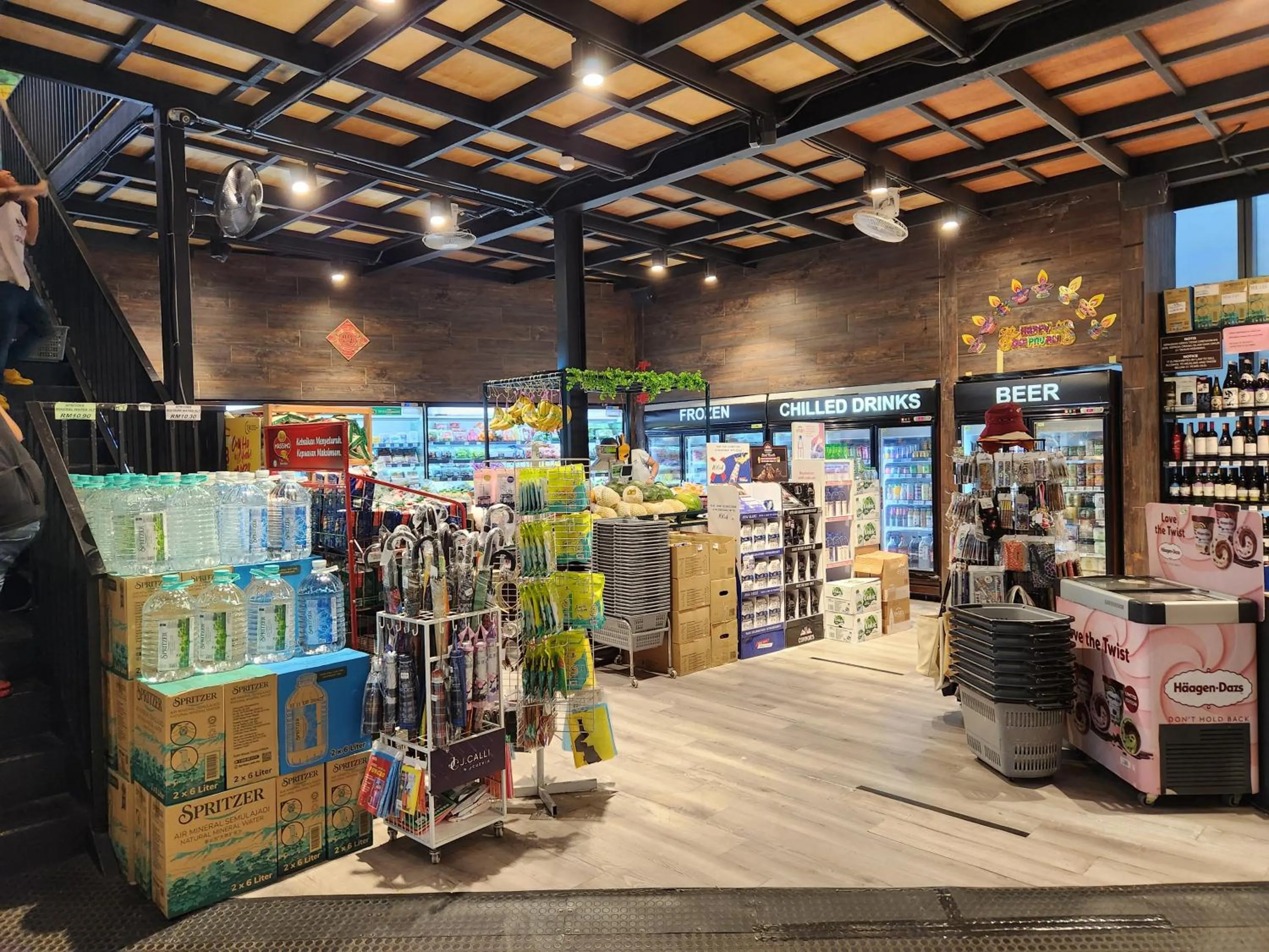 Summer Suites Studios