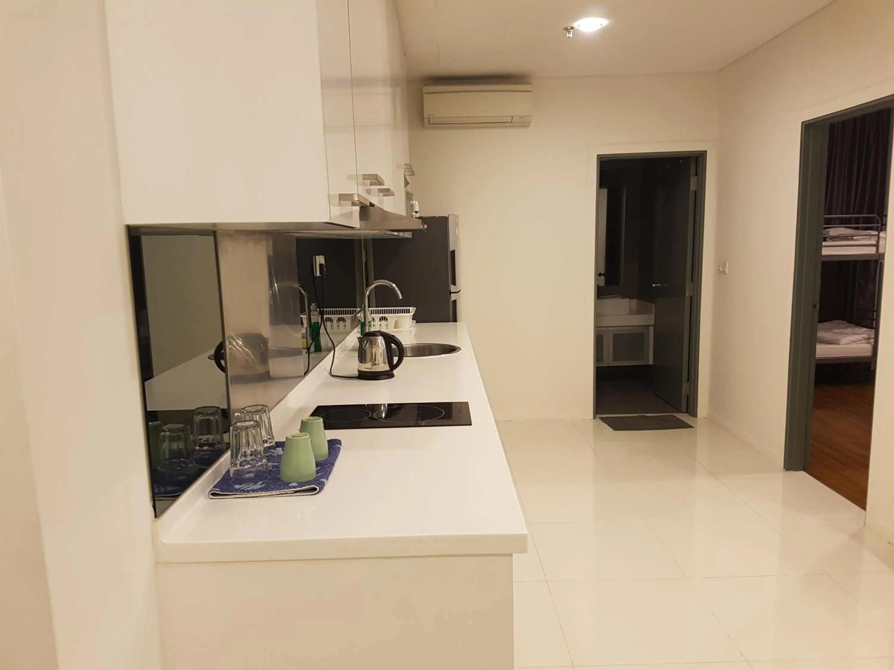 Summer Suites Studios