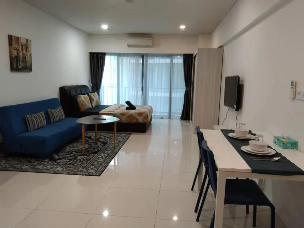 Summer Suites Studios