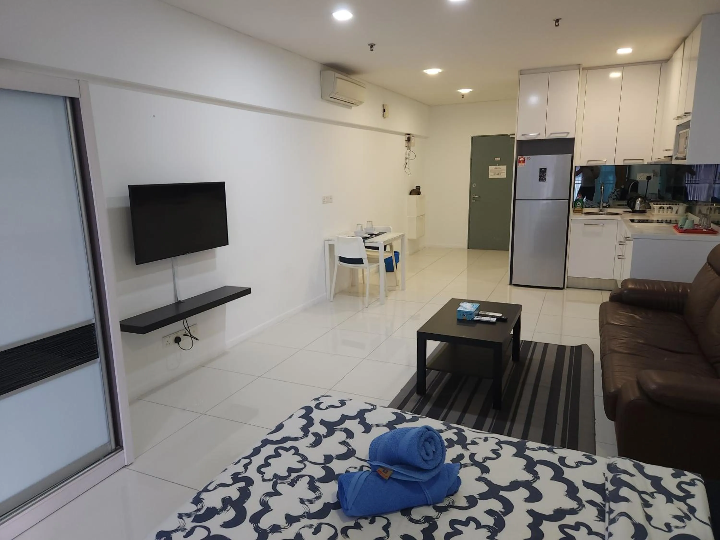 Summer Suites Studios